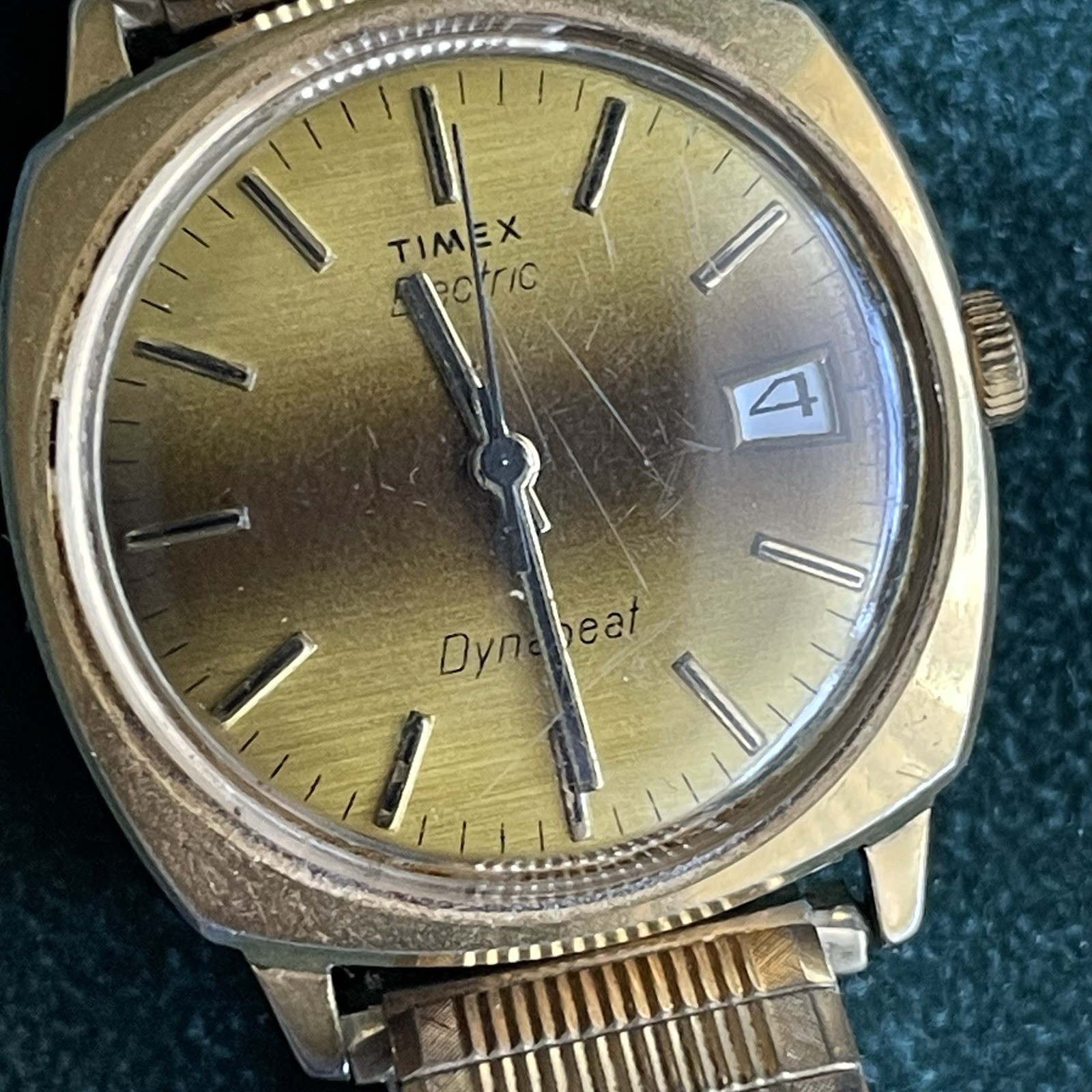 Vintage Timex Electric Dynabeat Date Watch Mens Gold Tone 34mm