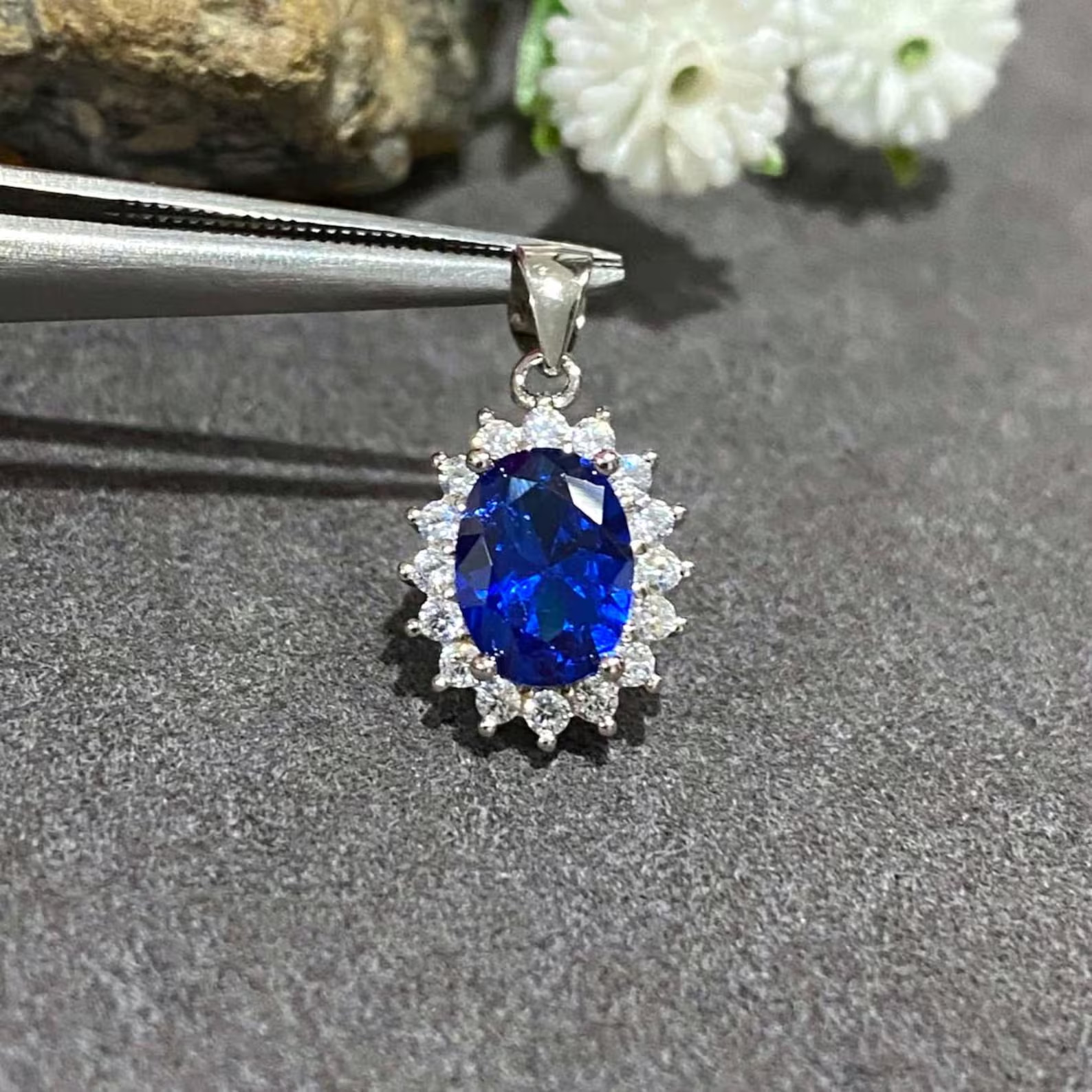 4.50 Ct Oval Cut Natural Sapphire Diamond Beautiful Pendant 14K White Gold