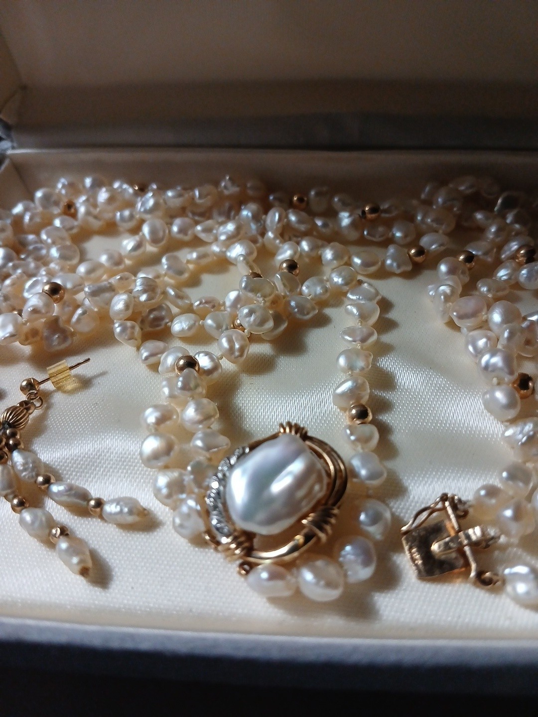 Heirloom Vintage 14K Gold Seedwater Pearl & Diamond 3 Strand Necklace & Stud…