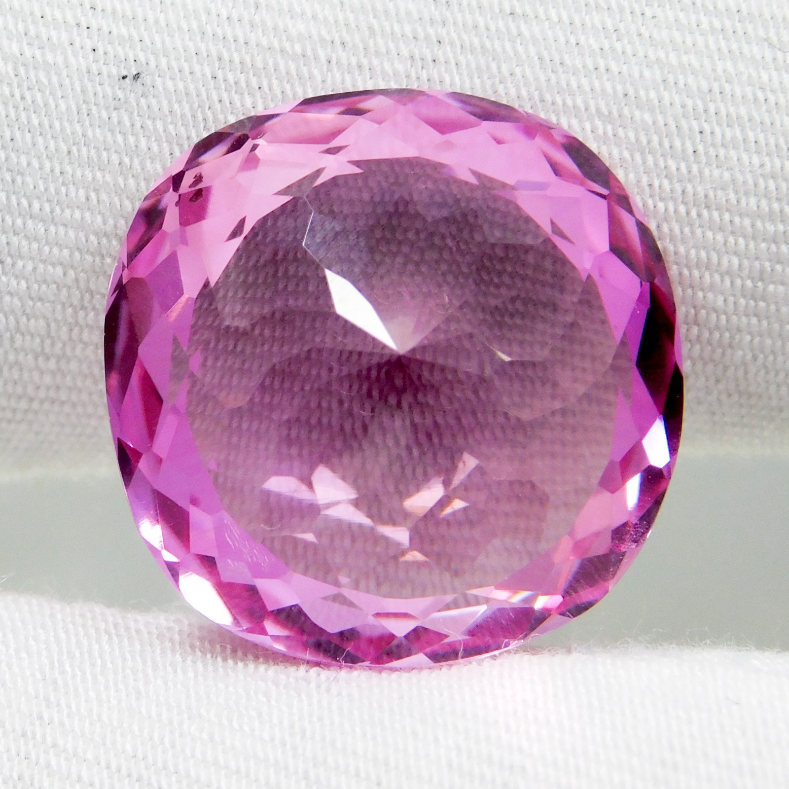 IGL CERTIFIED 21.70 ct IF Radiant Natural Vivid Pink Sapphire -Unheated Gemstone