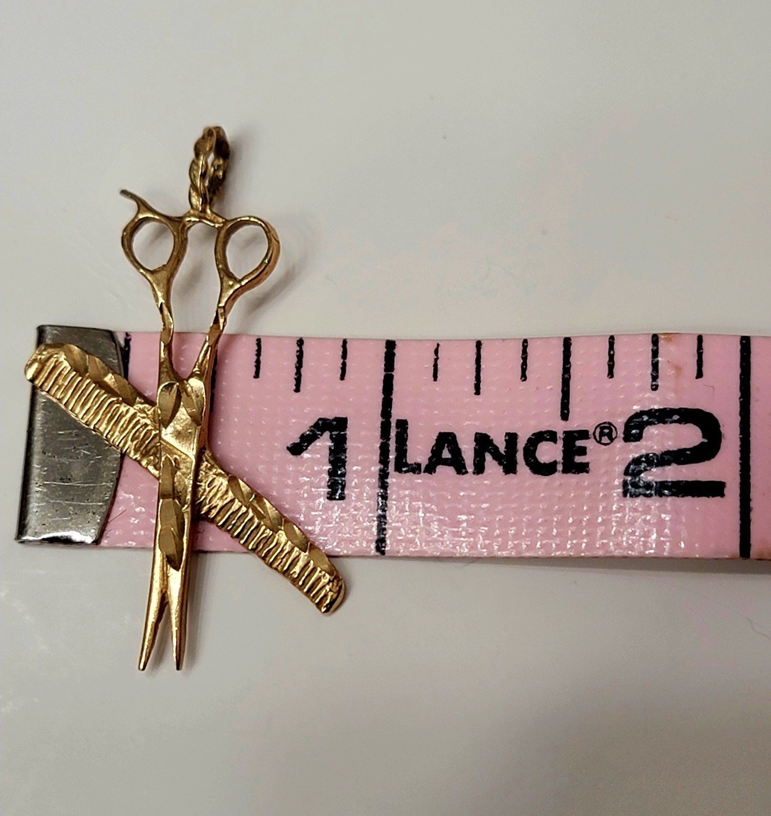 80s Vintage Barber’s Scissors & Comb Hairdressing Charm 2 grams 14k Gold