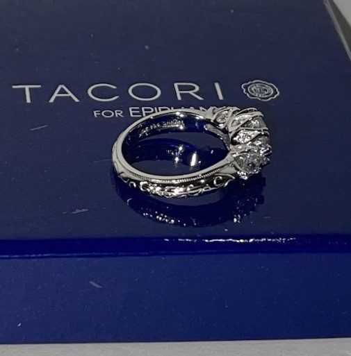 QVC TACORI EPIPHANY DIAMONIQUE BLOOM CUT RING W/ PEAR ACCENTS SZ 6 #J27578