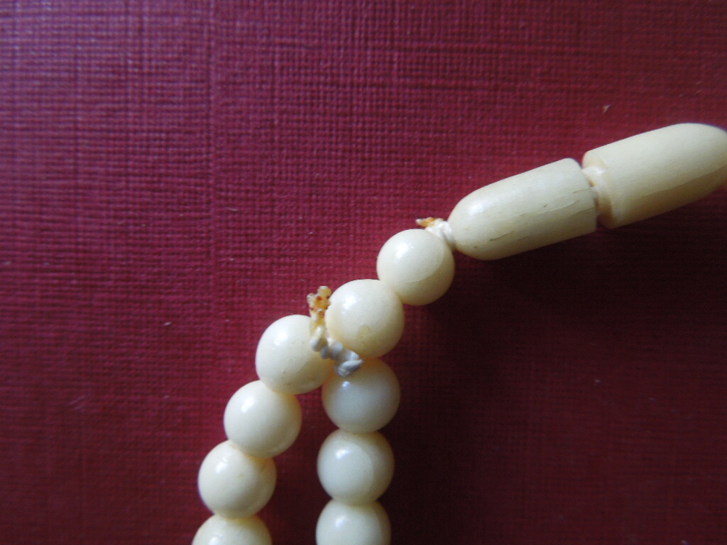 J3165 ART DECO NECKLACE VERY NICE CARVED LENGTH 40 CM