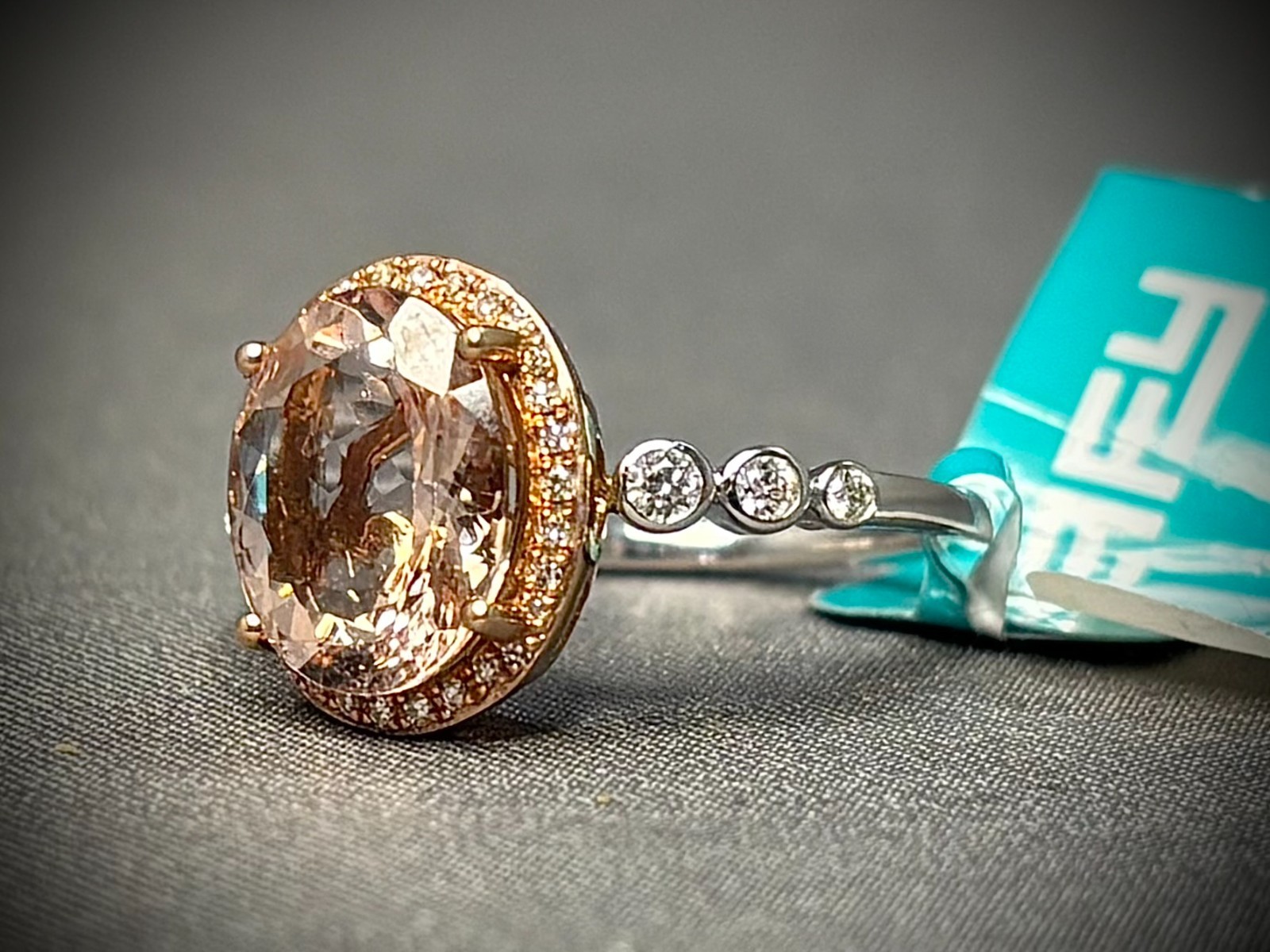 Effy 14K Gold Morganite Diamond Ring 3.20CT Morganite .27CTW Diamond SIZE 7