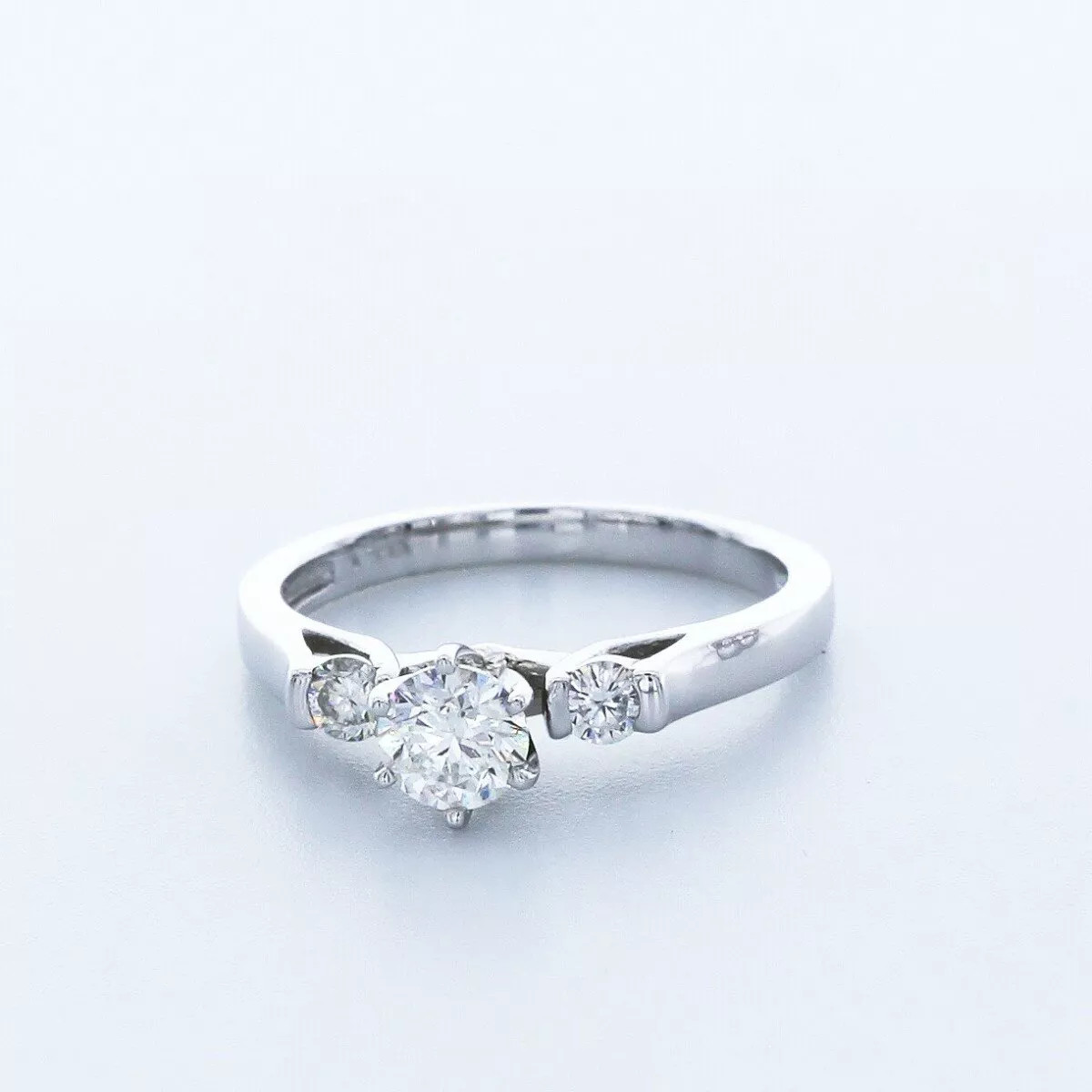 3-Stone Engagement Ring 14K Gold Classic 0.93 CT Round Lab-Grown Diamond E SI1