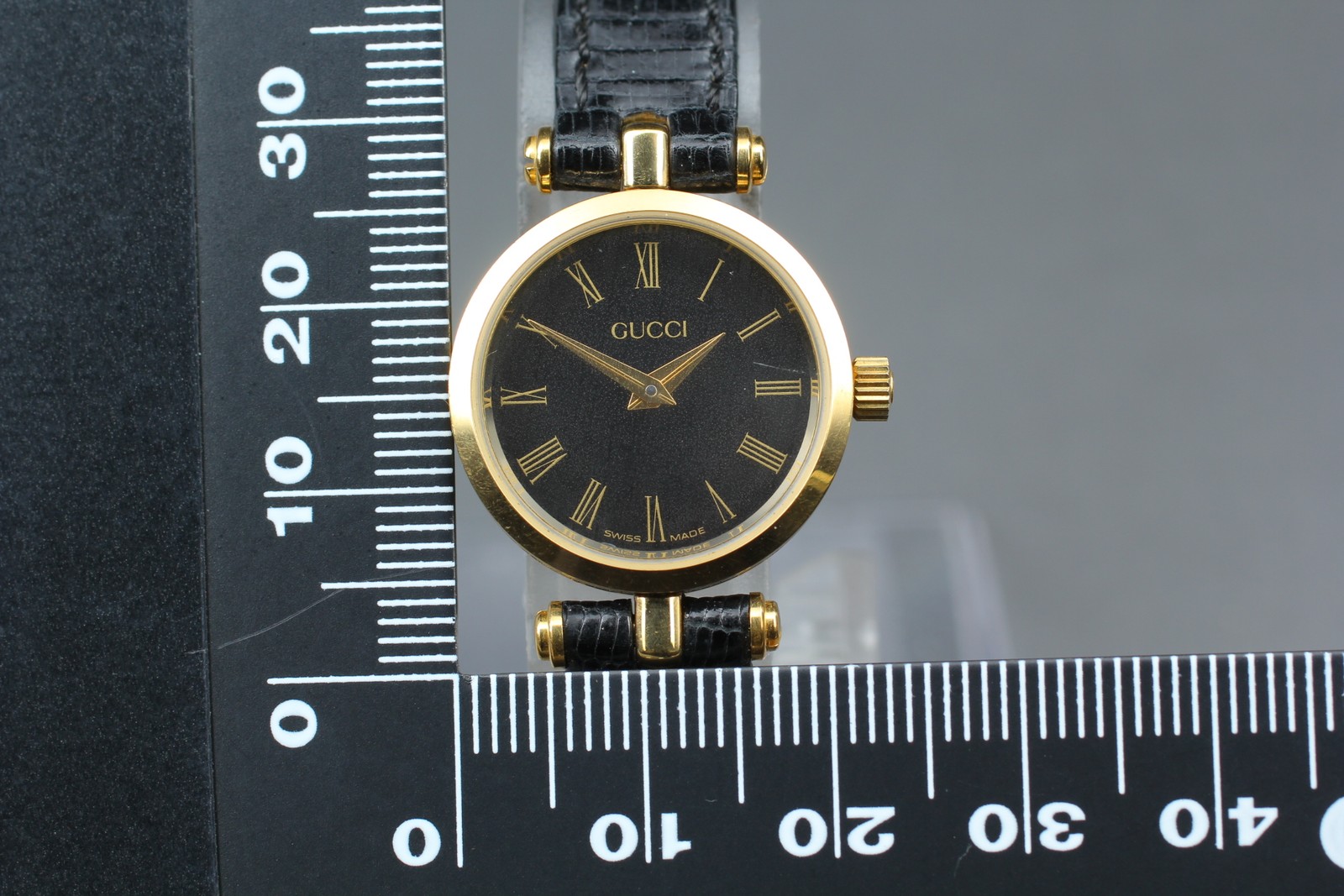 [Near MINT] Gucci 2000L 22mm Black Dial Gold Roman Women’s Watch From JAPAN