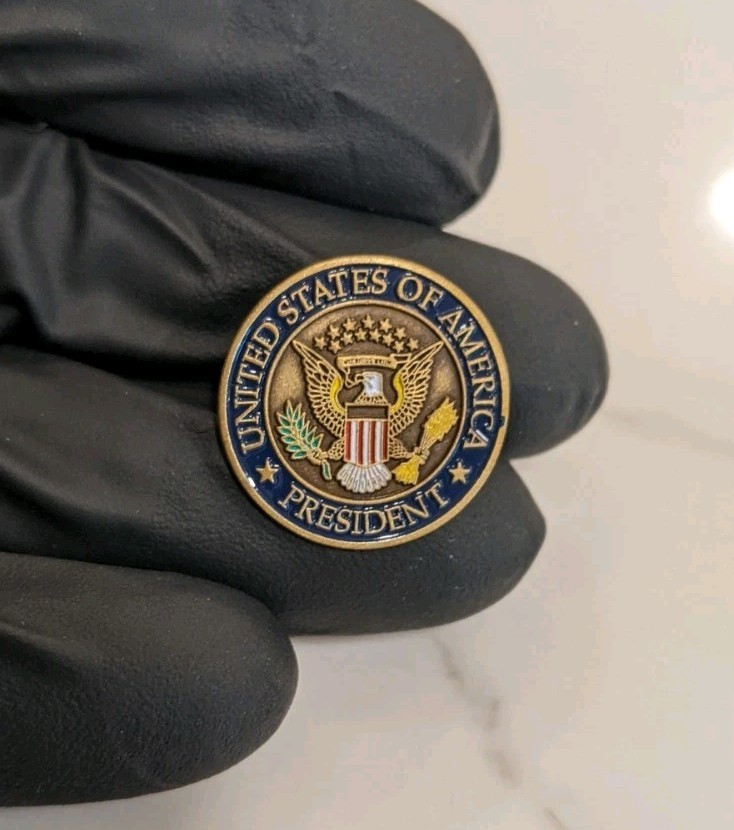 Presidential Seal Lapel Pin US President Made In USA Rare NOS MINT