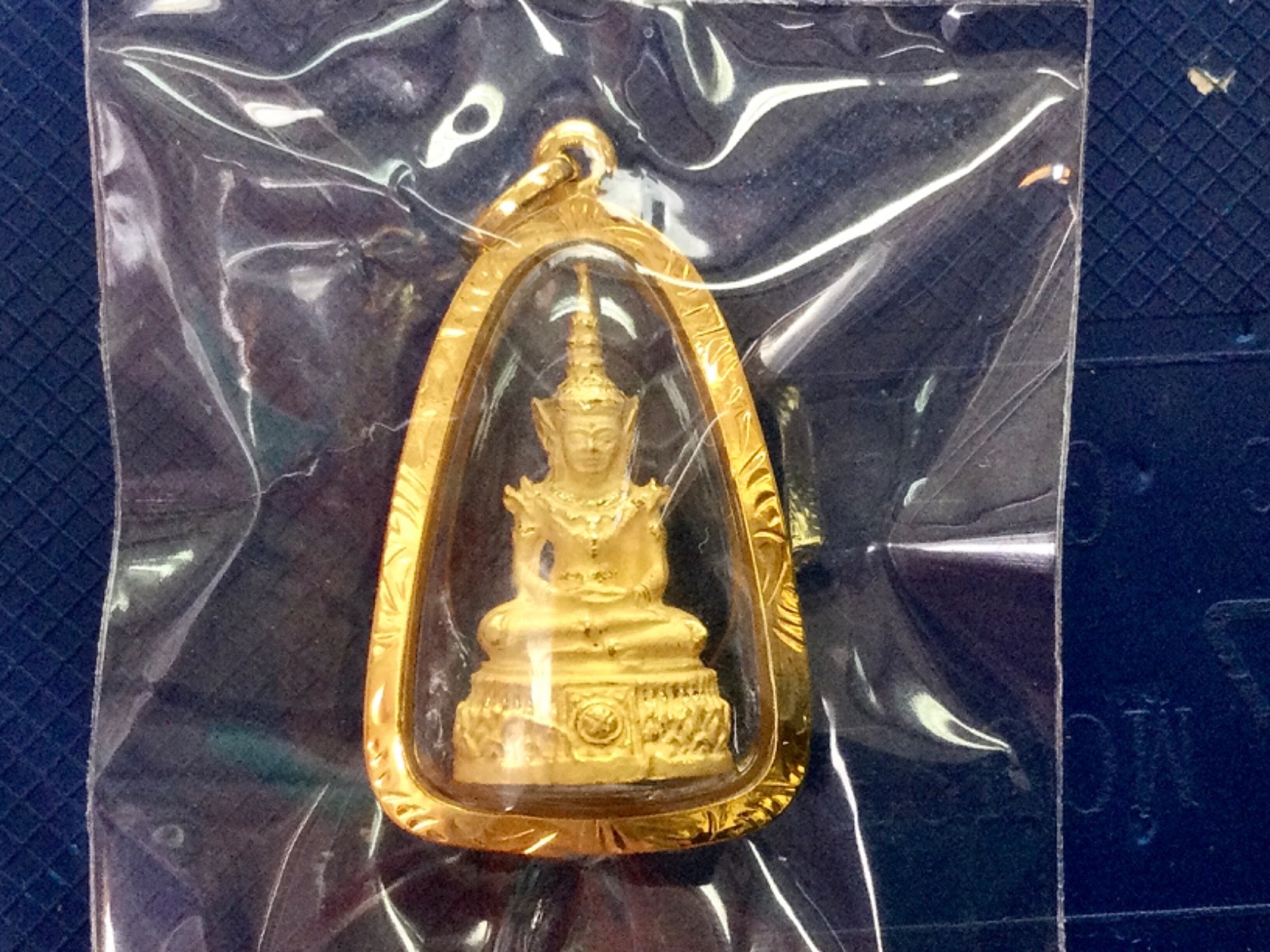 18K Gold Frame Pendent Emerald Buddha Gold Pendent Thailand Amulet Man Women