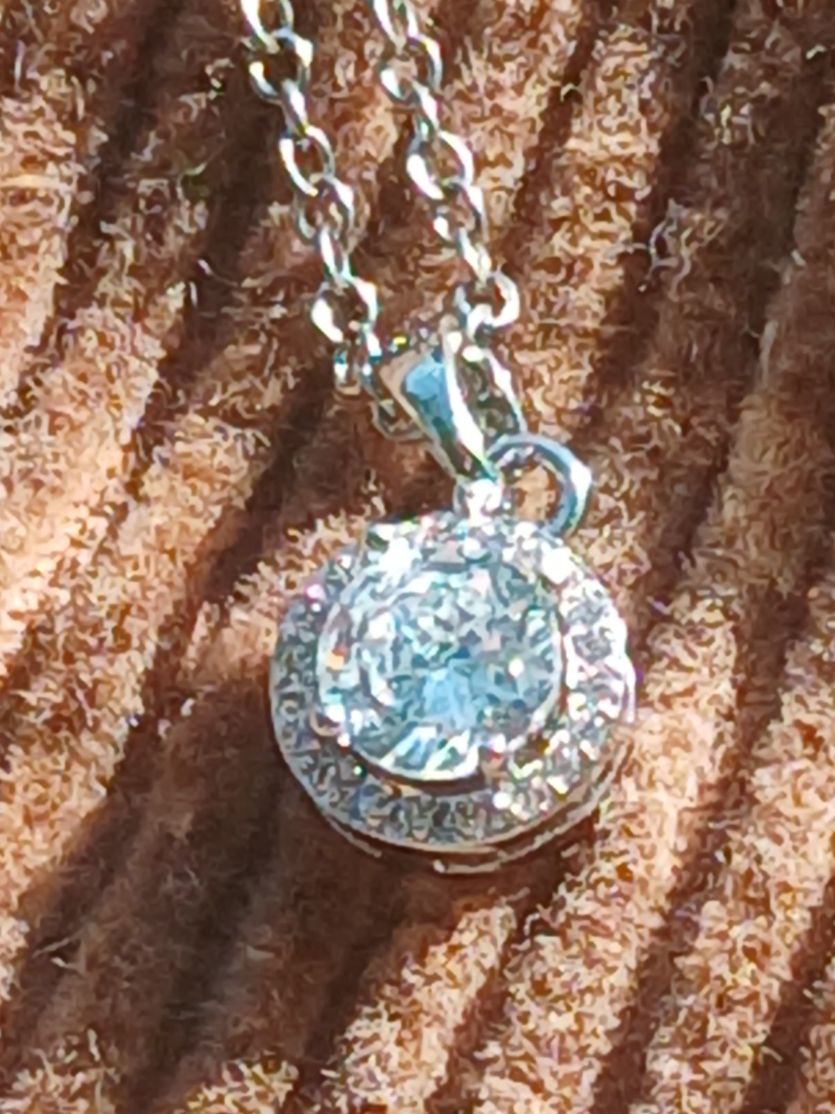 White glimmering Stone in Silvertone. Chain. Dainty Nice