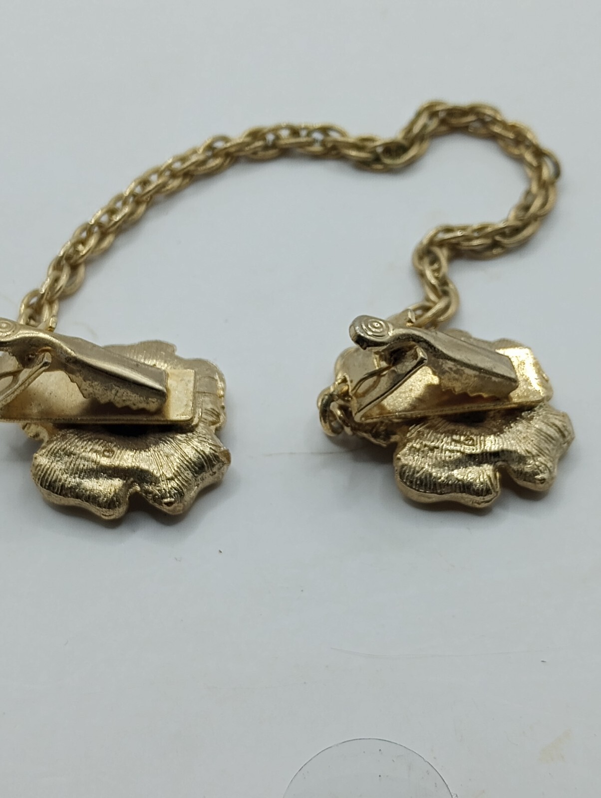 Western Vintage Jewelry 12k Gold Plated Fine Metal Flower Collar Clip