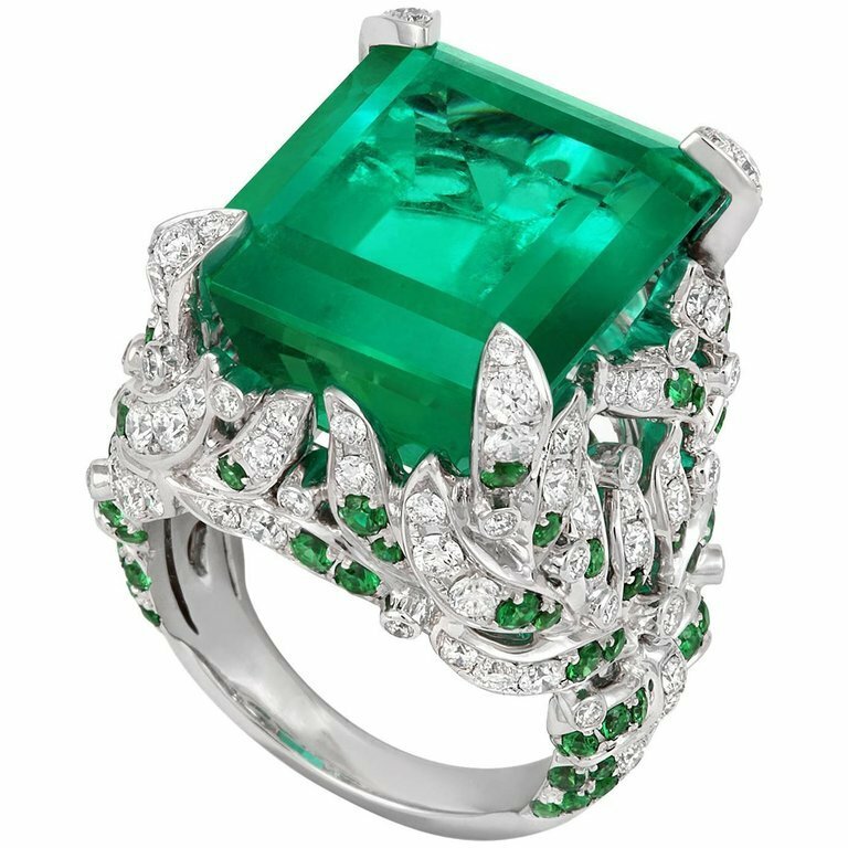 Women’s Engagement Ring With 23.14ct Lab Created Colombian Emerald & 925 SS