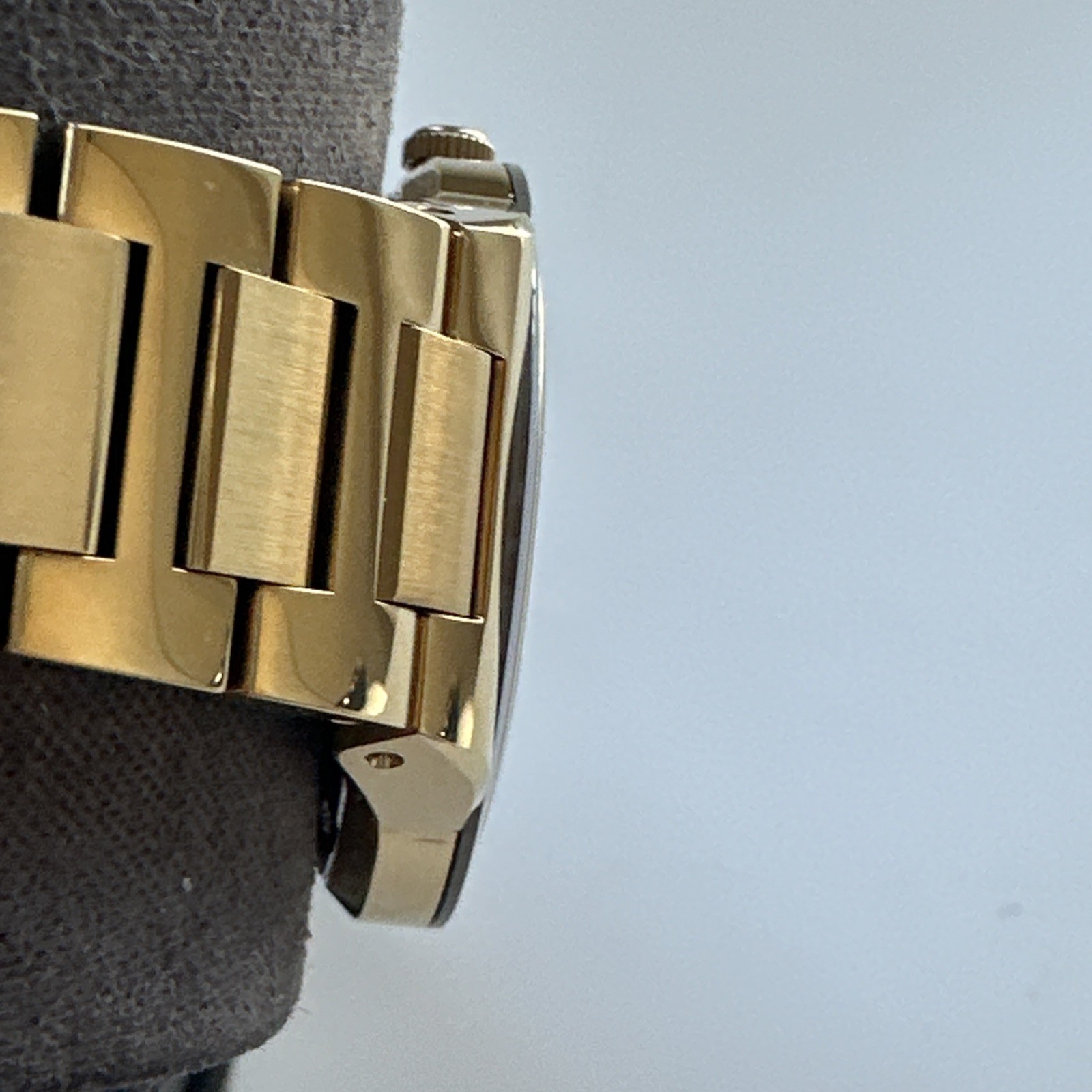 Bulova Men’s Modern Slim Movement Quartz Gold Stainless Steel Watch 41 MM 97A183