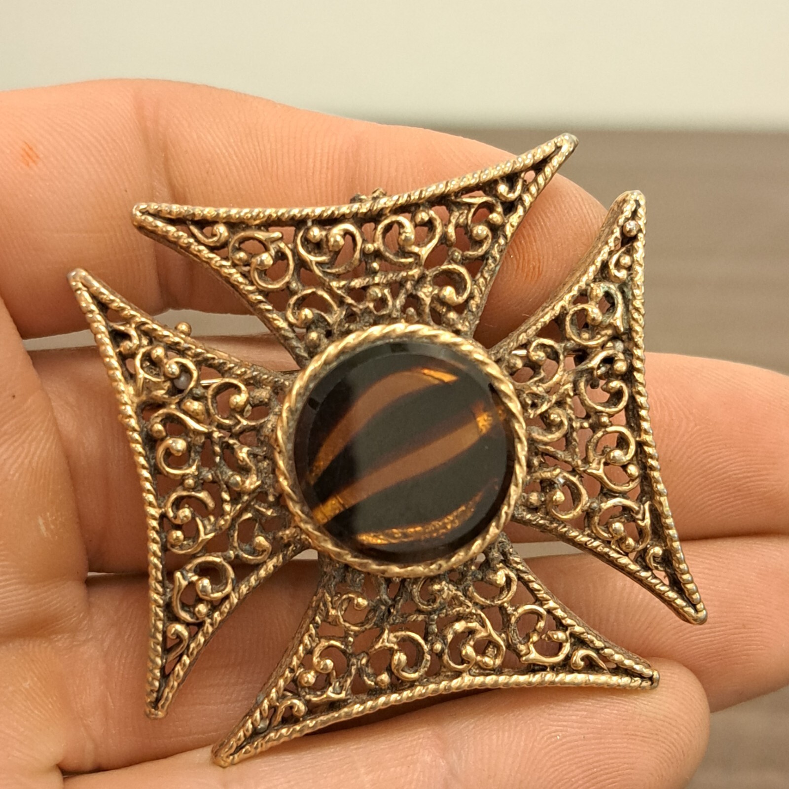 Vintage Maltese Cross Brown Glass Pin Brooch Filigree Art Jewelry 2″