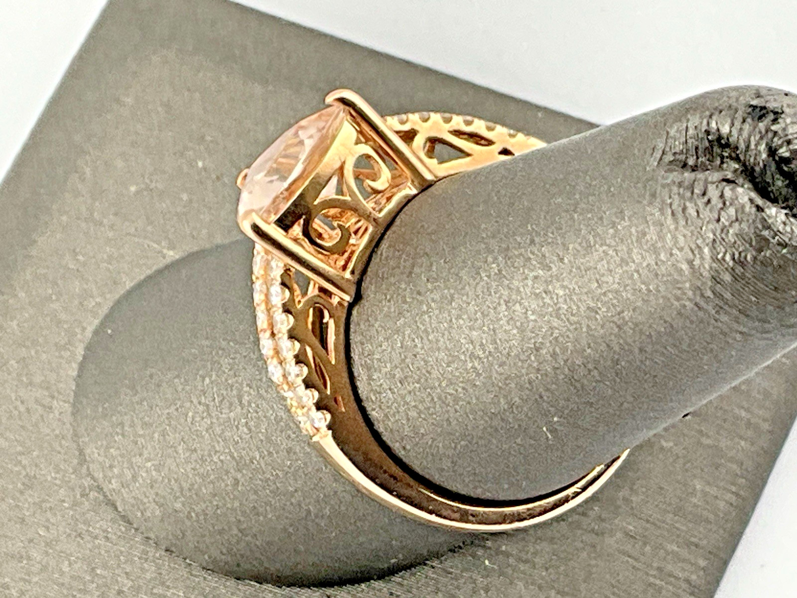 14k Rose Gold 1.0cttw Trillion Morganite, .30cttw Nat Diamond Ladies Ring SZ 7