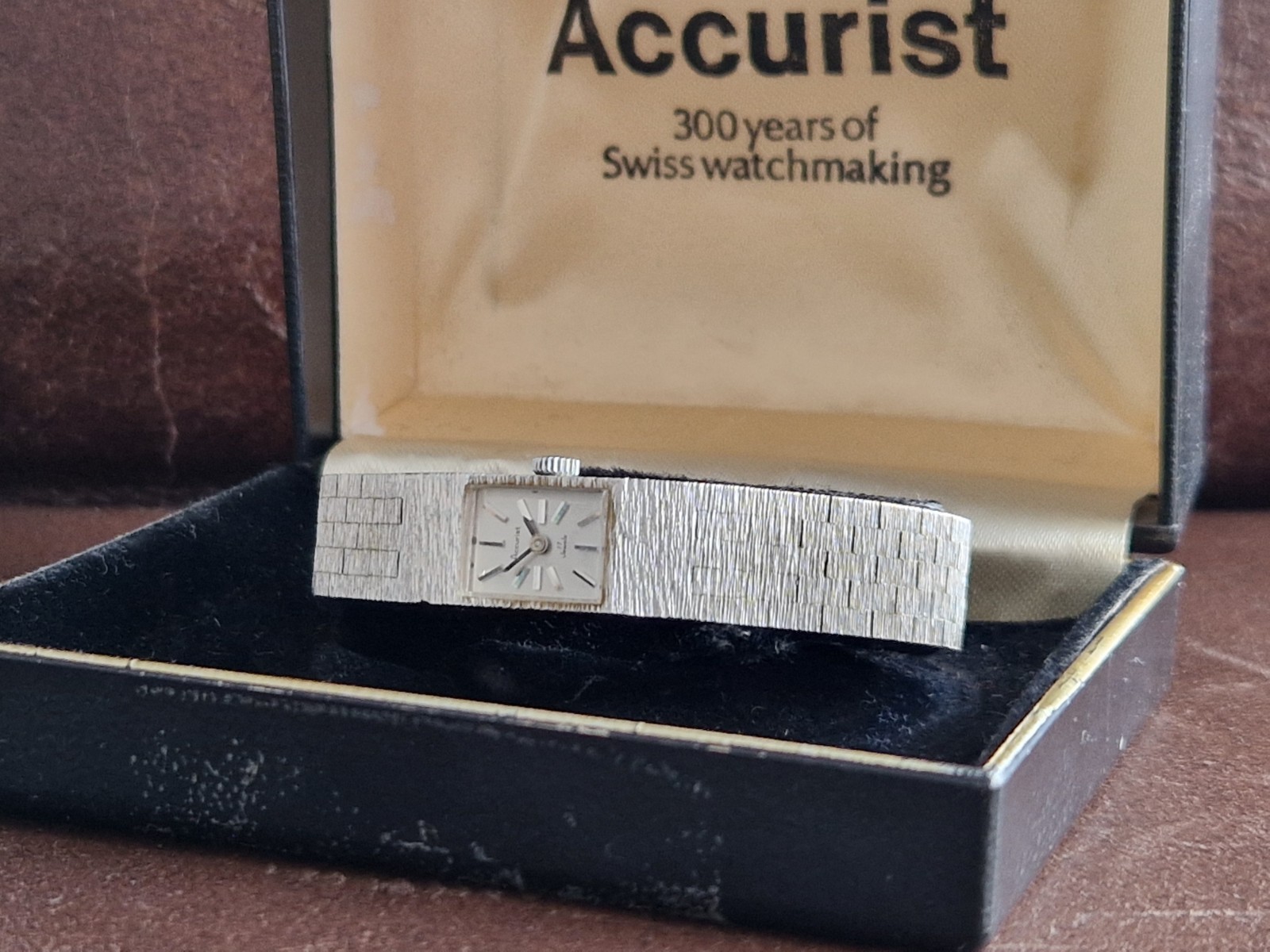 ACCURIST Swiss Mechanical Watch Vintage Silver Bracelet + ORIGINAL BOX