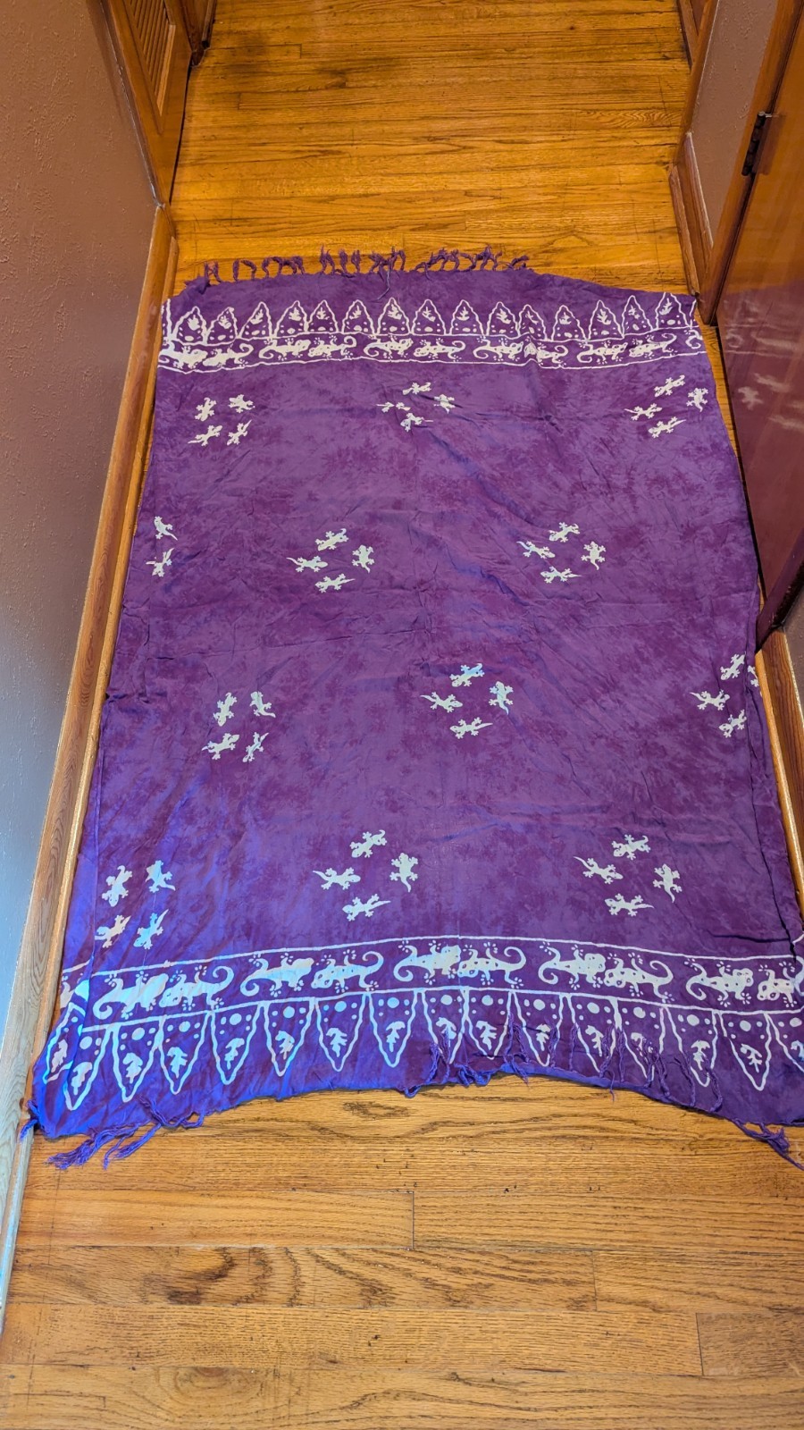 Purple Accessory Lot – 4 Scarves, Necklace, 2 Earrings, & Stone
