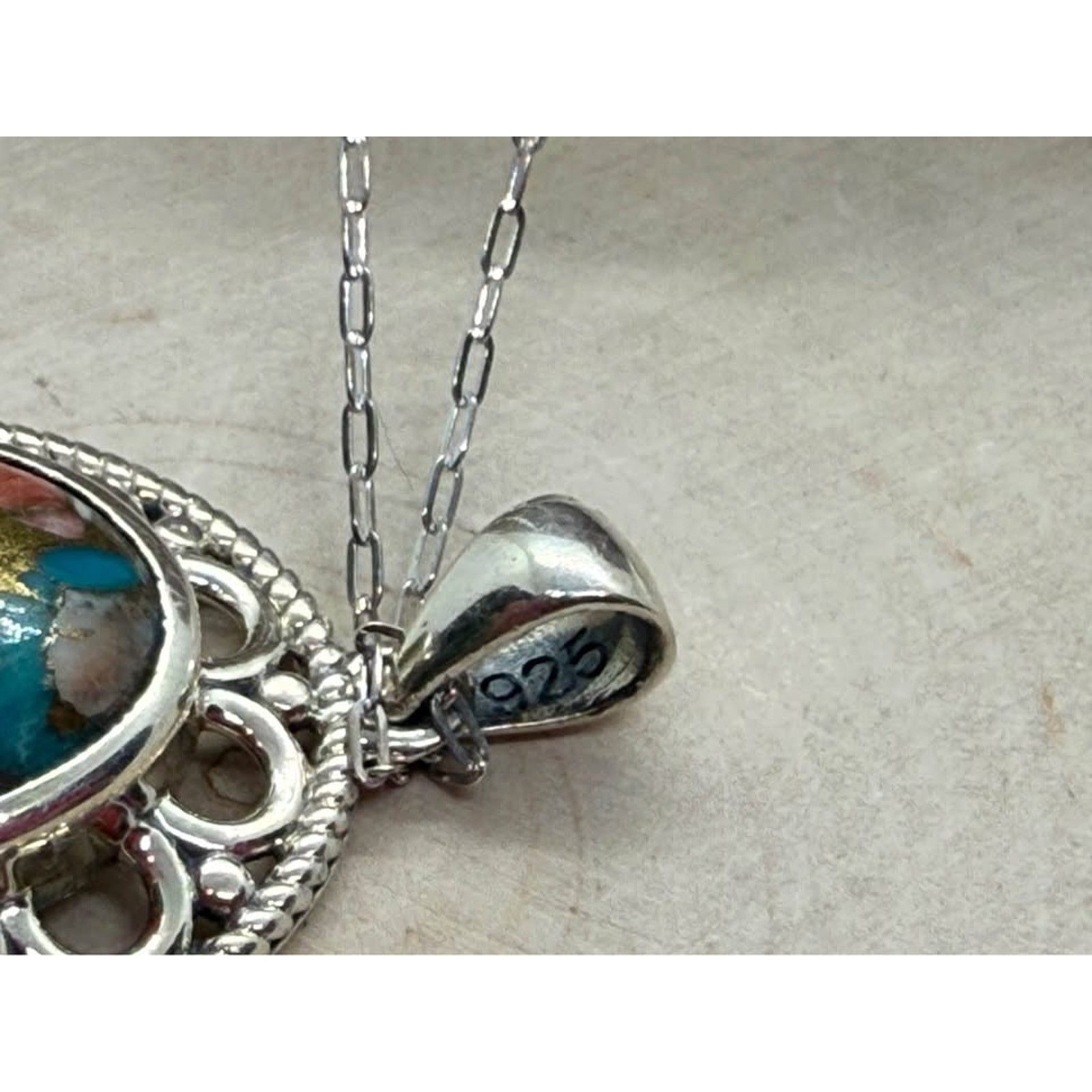 Spiny Oyster Turquoise Pendant – 5.00 Carats