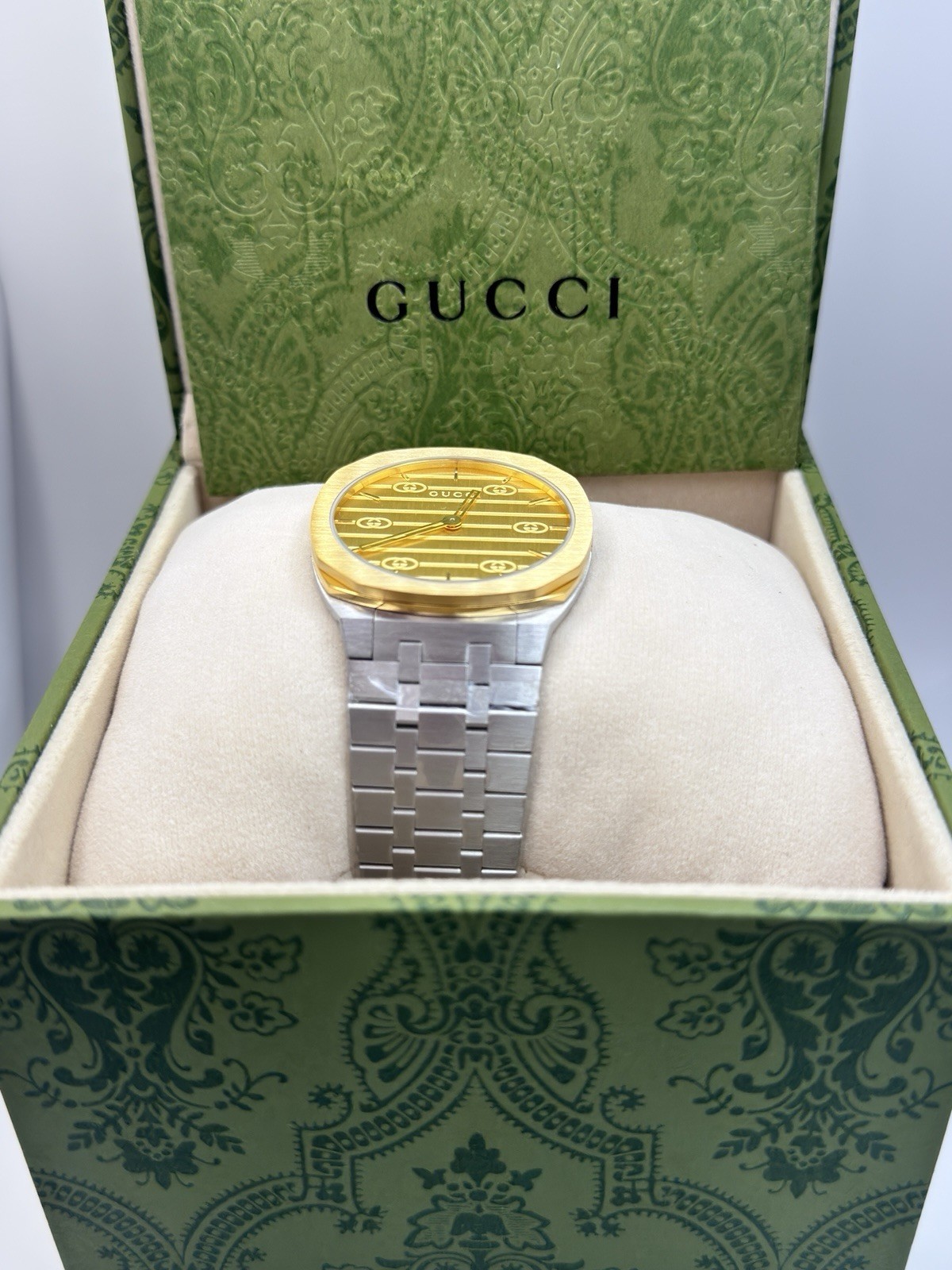New Gucci 25H Golden Brass Dial YA163405 38mm Swiss Quartz Men’s Watch – Silver