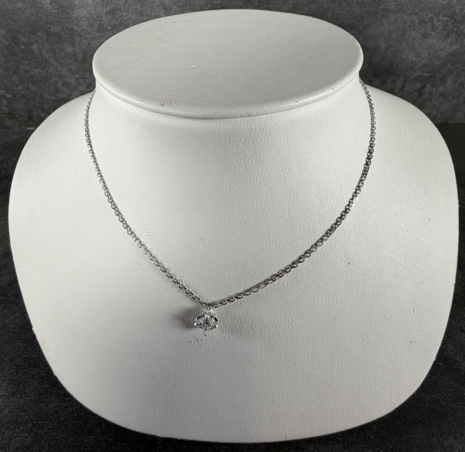 Auth Louis Vuitton Necklace Diamond 0.3ct LV Monogram Star-cut 18K 16” ~ 3.1 Gr