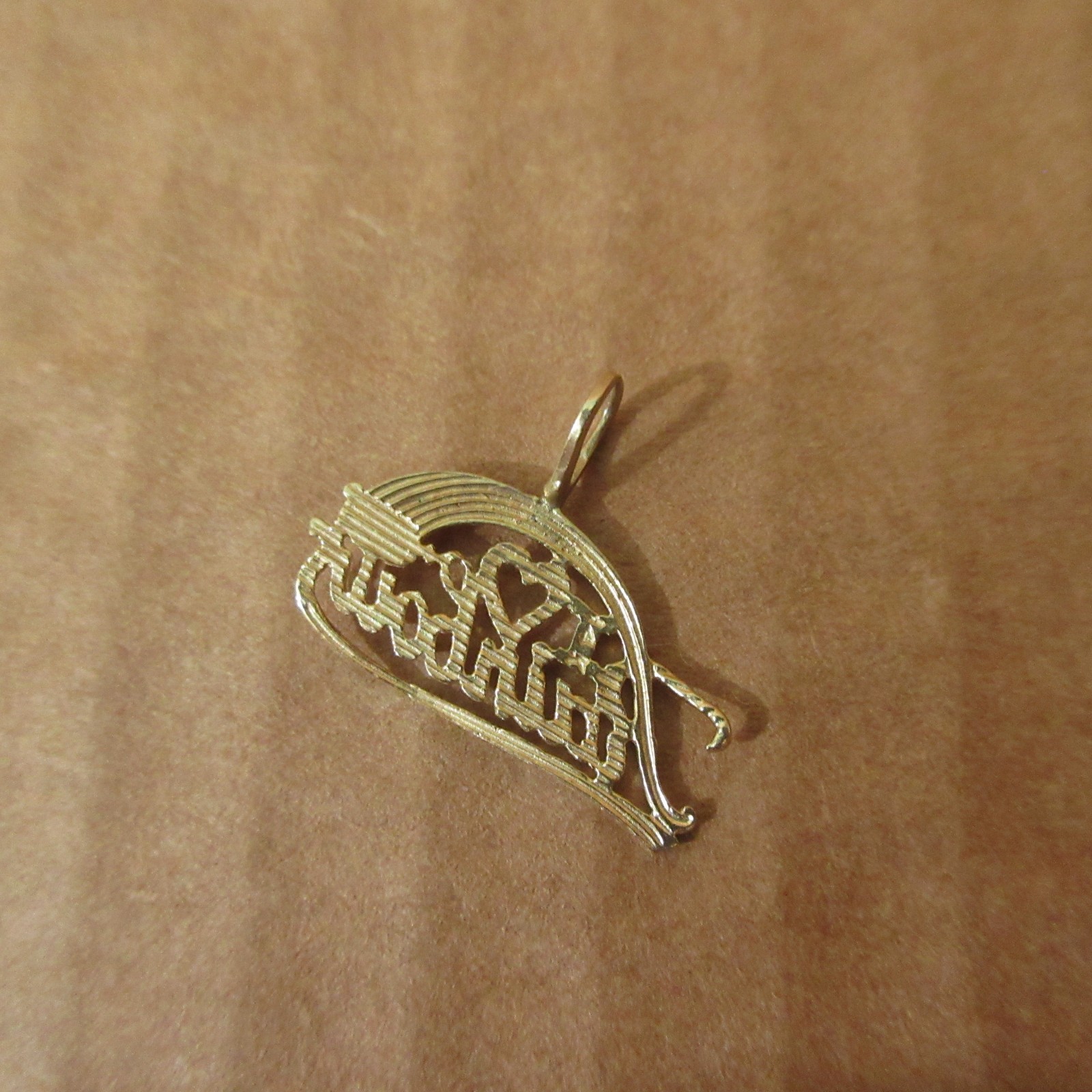 Vtg Gold 14k Expressive Words Pendant Charm Love “I Heart Rainbows” 0.5g