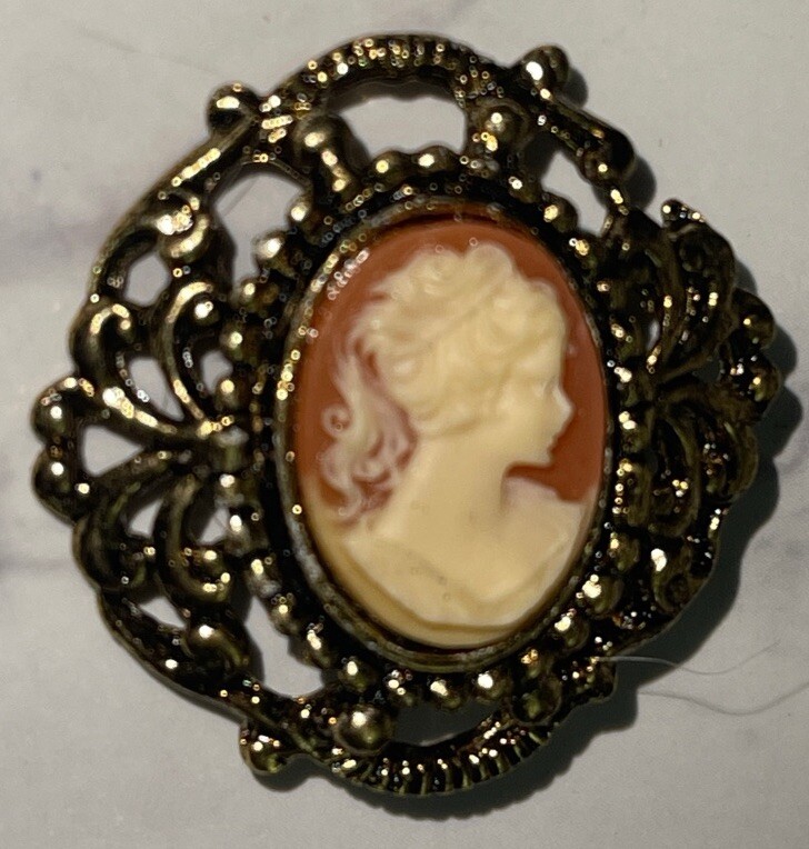 Vintage Gold Tone 3 Plastic Cameo Brooch Pins Jewelry JH-9