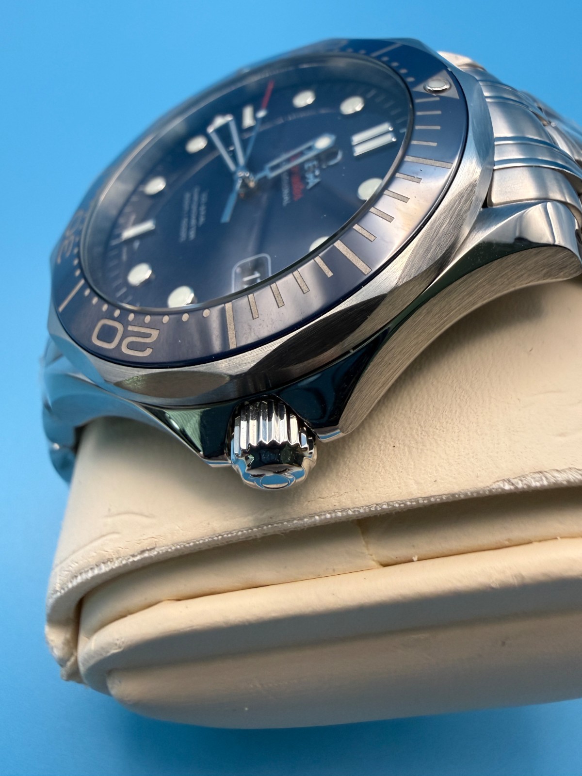 Omega Seamaster Diver 300M 212.30.41.20.03.001 41mm Steel Blue Dial Box Papers