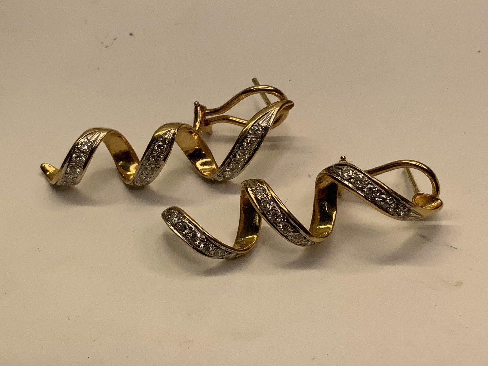 18k Yellow Solid Gold .50ct Diamond Twist Hoop Earrings Serpentine Link 9.6gram