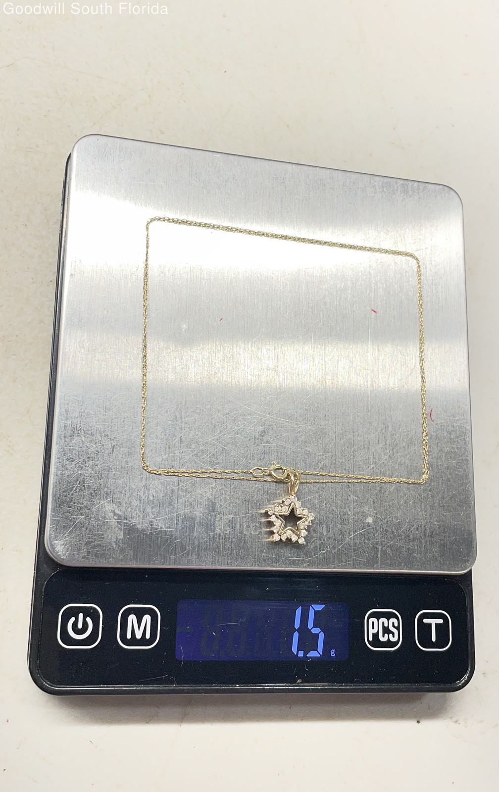 Gold 10K With Diamonds Chain-Pendant Women’s (Stamped 10K. Tested 10.00KT) 1.5gr