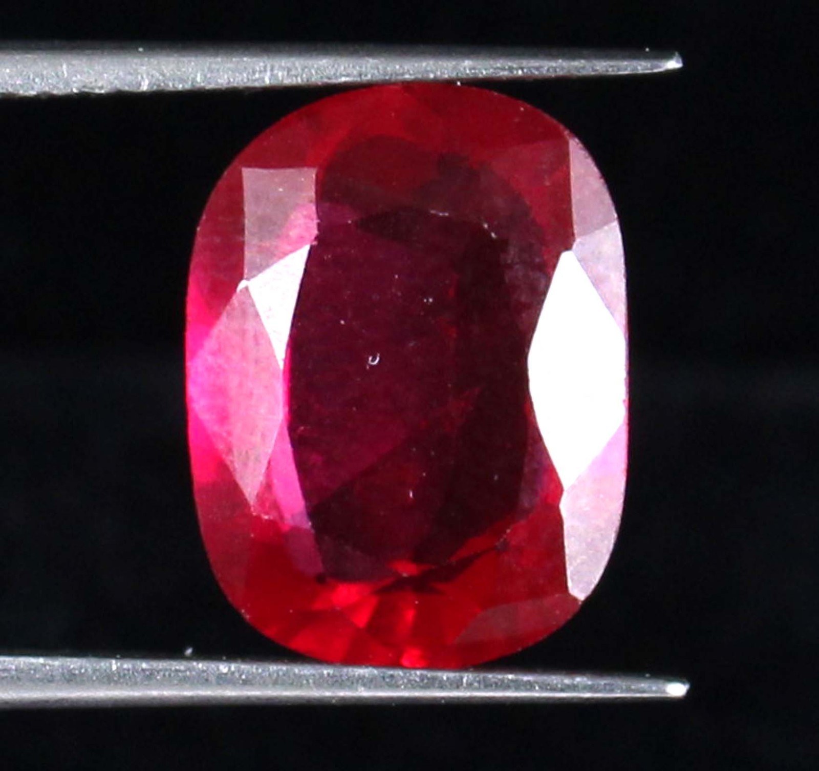 Natural Beryl Bixbite Red Emerald 6.55 Ct Cushion Cut Gemstone Certified
