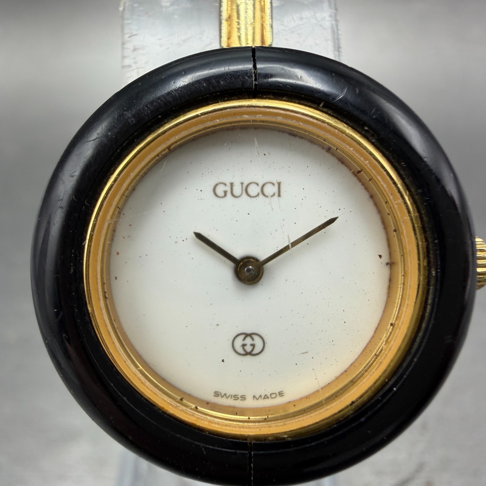 Gucci 1100L Watch Women 26mm White Dial Gold Plated Round Bezel New Battery