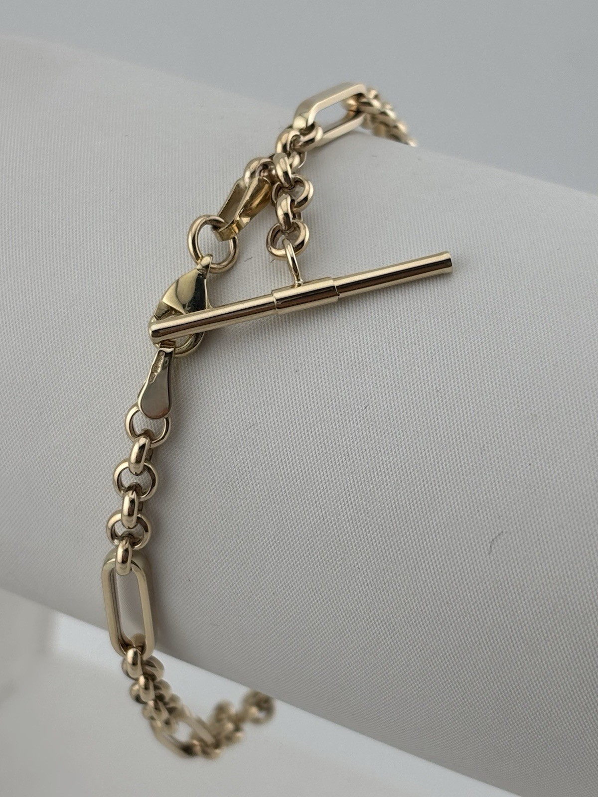 9ct Yellow Gold Figaro/Belcher T Bar 4mm Bracelet 7.5 inch Hallmarked