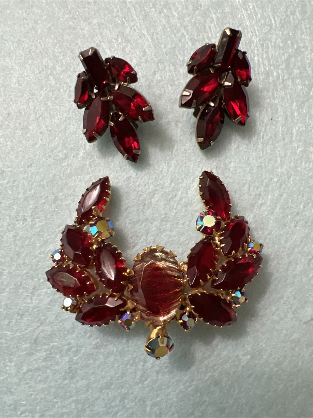 Vintage Juliana Red Rhinestone Brooch & Earrings – Married Set – Crinkle Glass