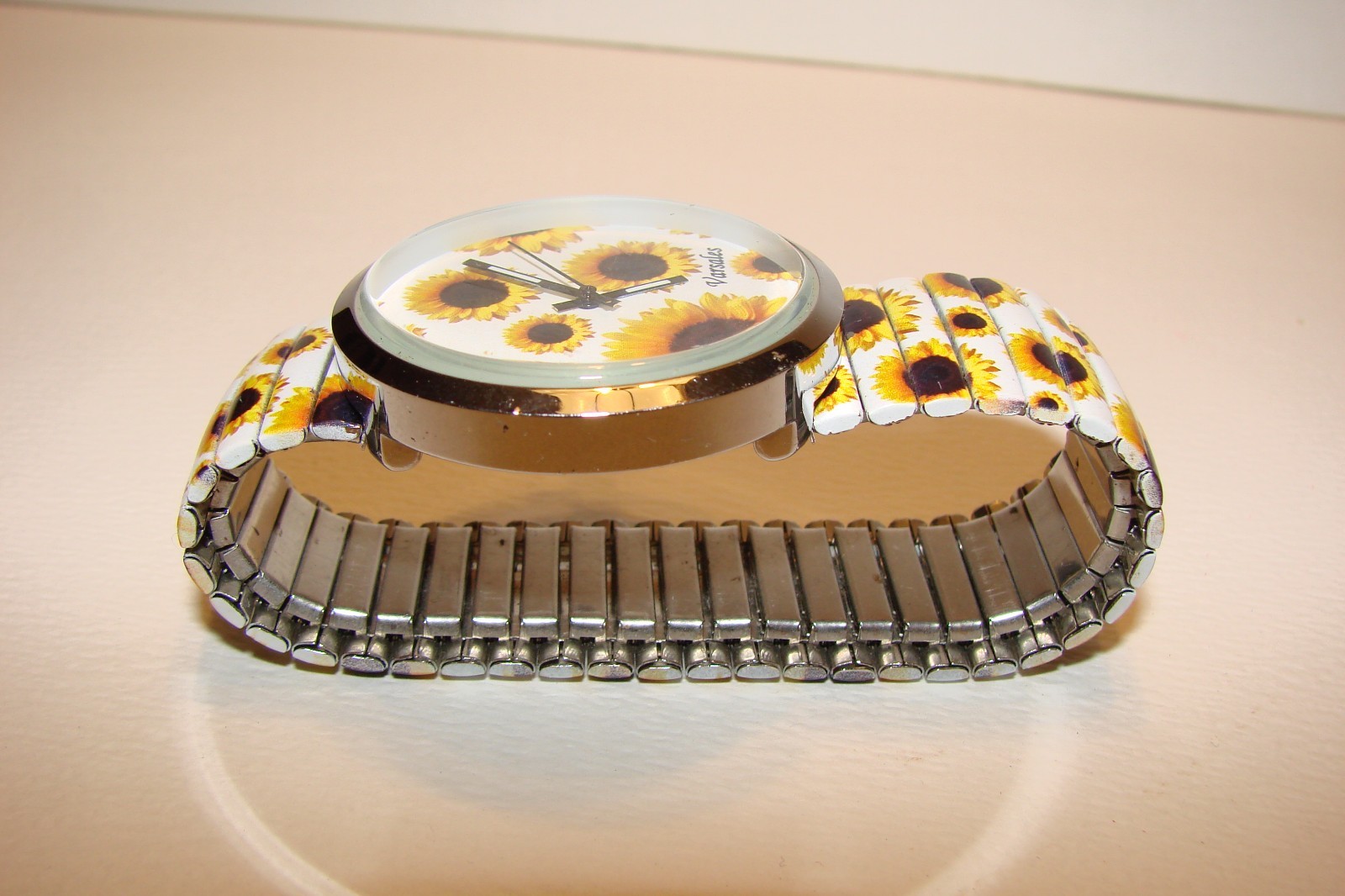 VARSALES WOMENS SUNFLOWER WRIST WATCH WORKING NEW BATTERY