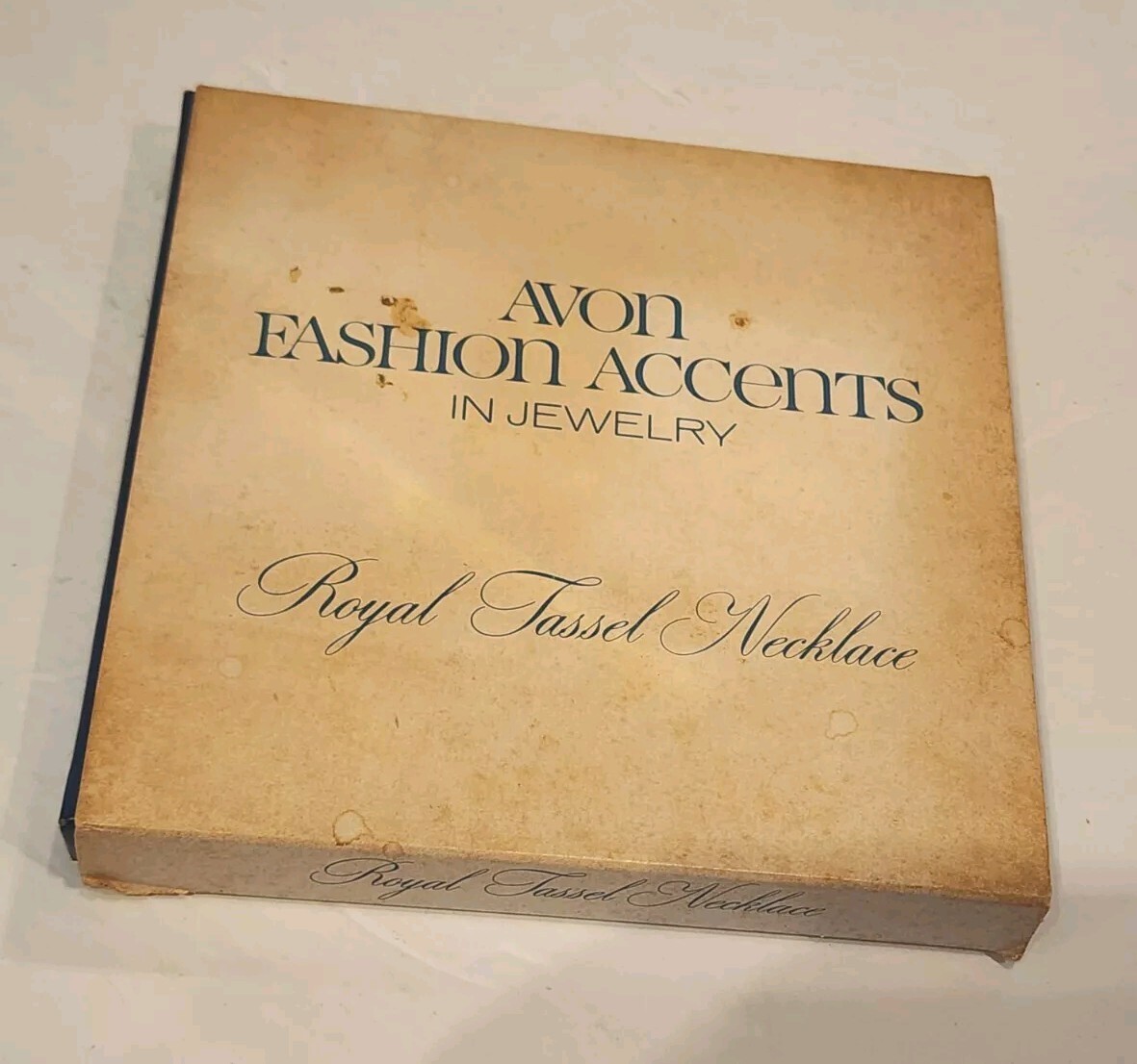 Royal Tassel Necklace Avon Fashion Accents 1972 20″ stylish
