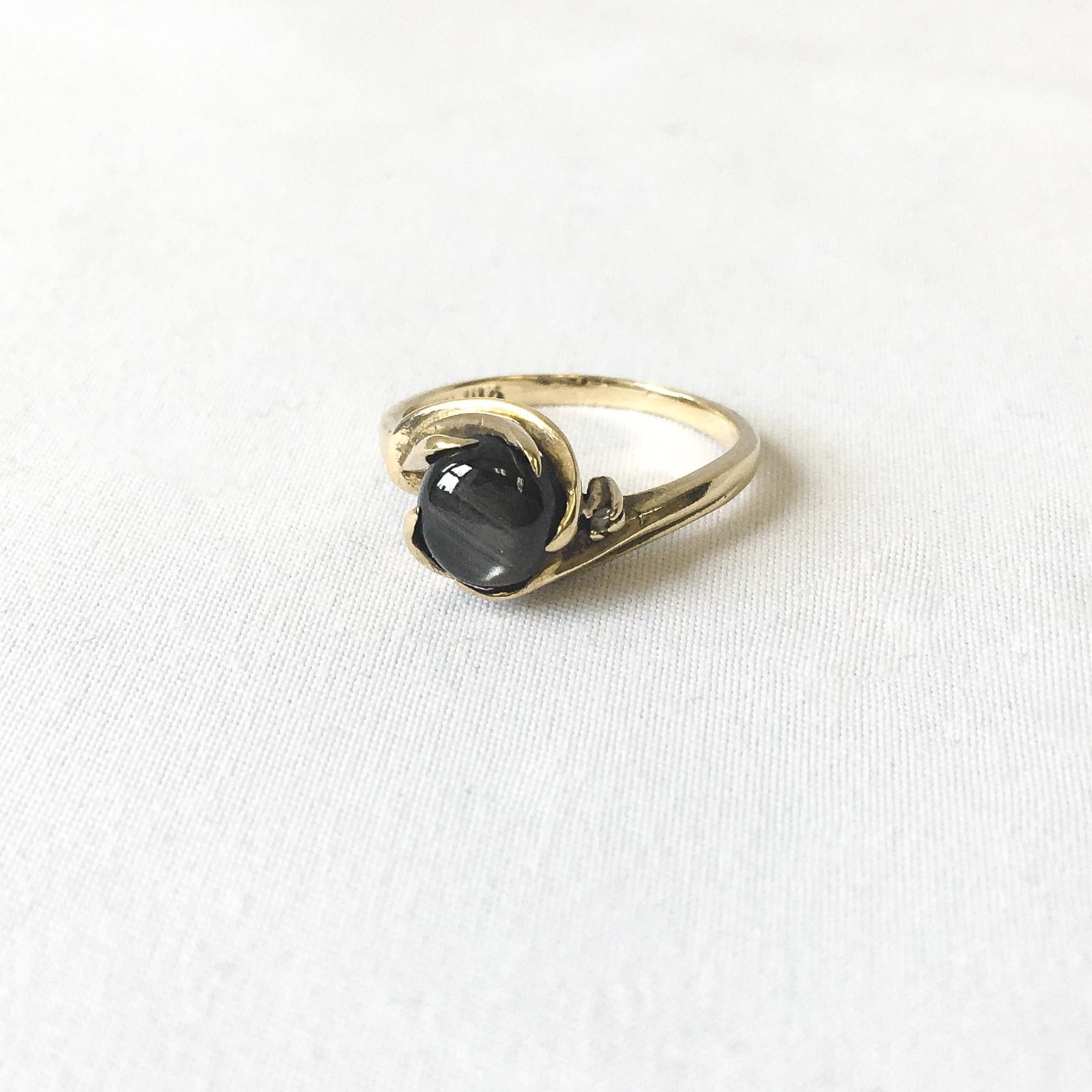 Vintage Deson 10K Yellow Gold Black/Dark Gray Cat’s Eye Ring, Sz. 5.75