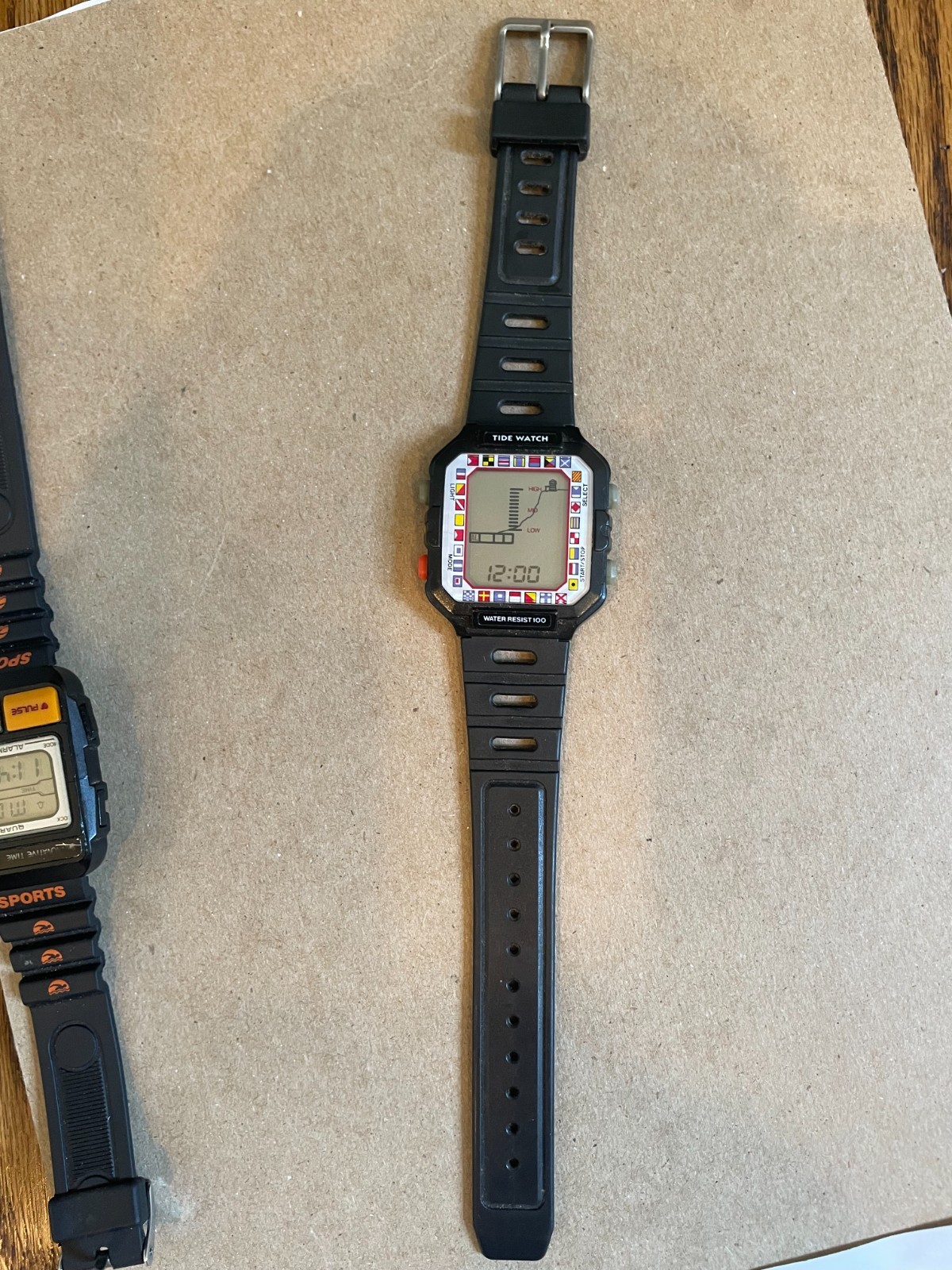 VINTAGE TIDE DIGITAL WATCH 30 METERS WATER RESISTANT ORIGINAL BAND 80s bezel