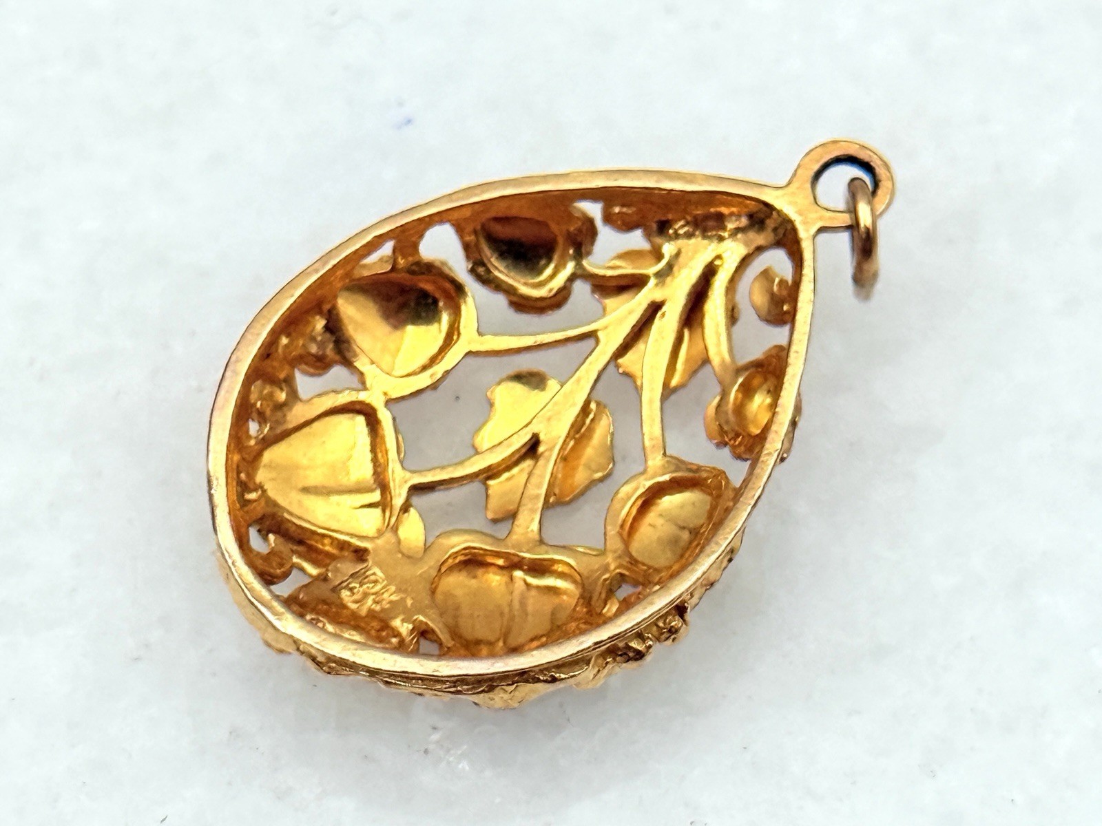 Vintage Black Hills Gold 10k & 12k Large Multiple Leaves Vines Pendant