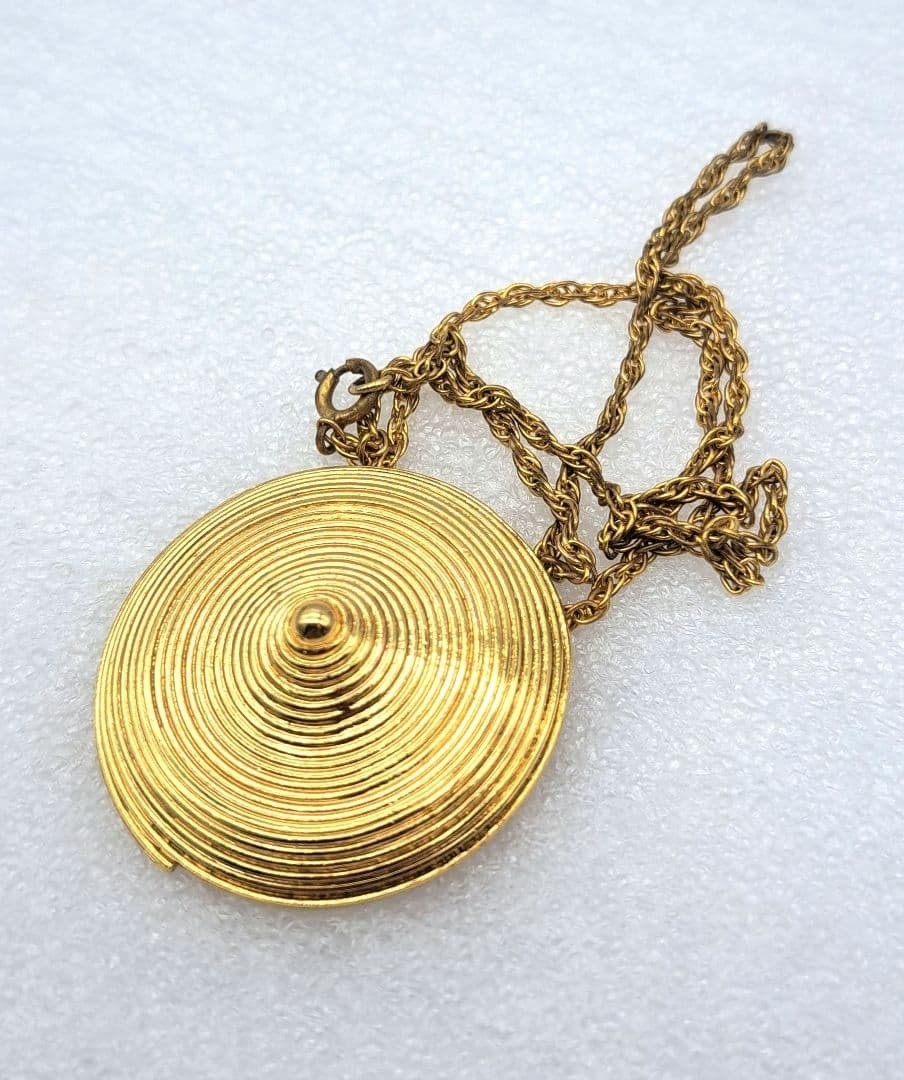 LANVIN PARIS Vintage Gold color Necklace Cone type