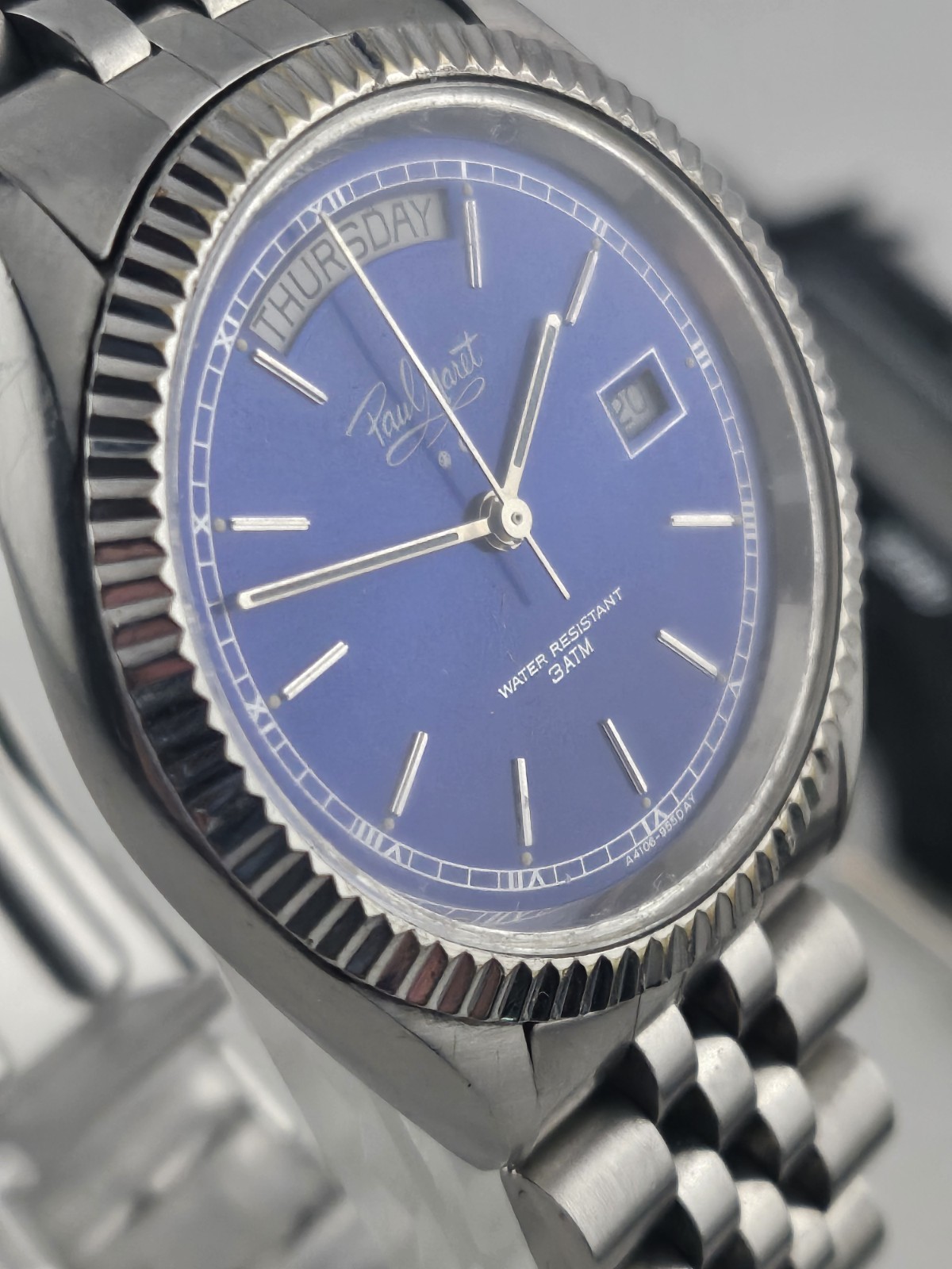 Mens Rare PAUL MARET Blue Sunray Dial Date Presidential Style Fluted Bezel Runs