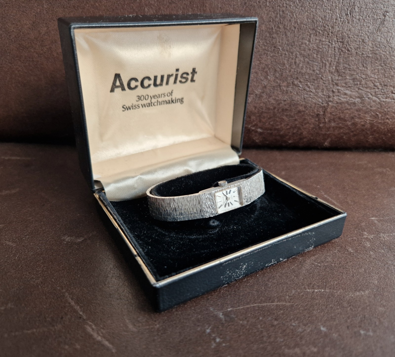 ACCURIST Swiss Mechanical Watch Vintage Silver Bracelet + ORIGINAL BOX