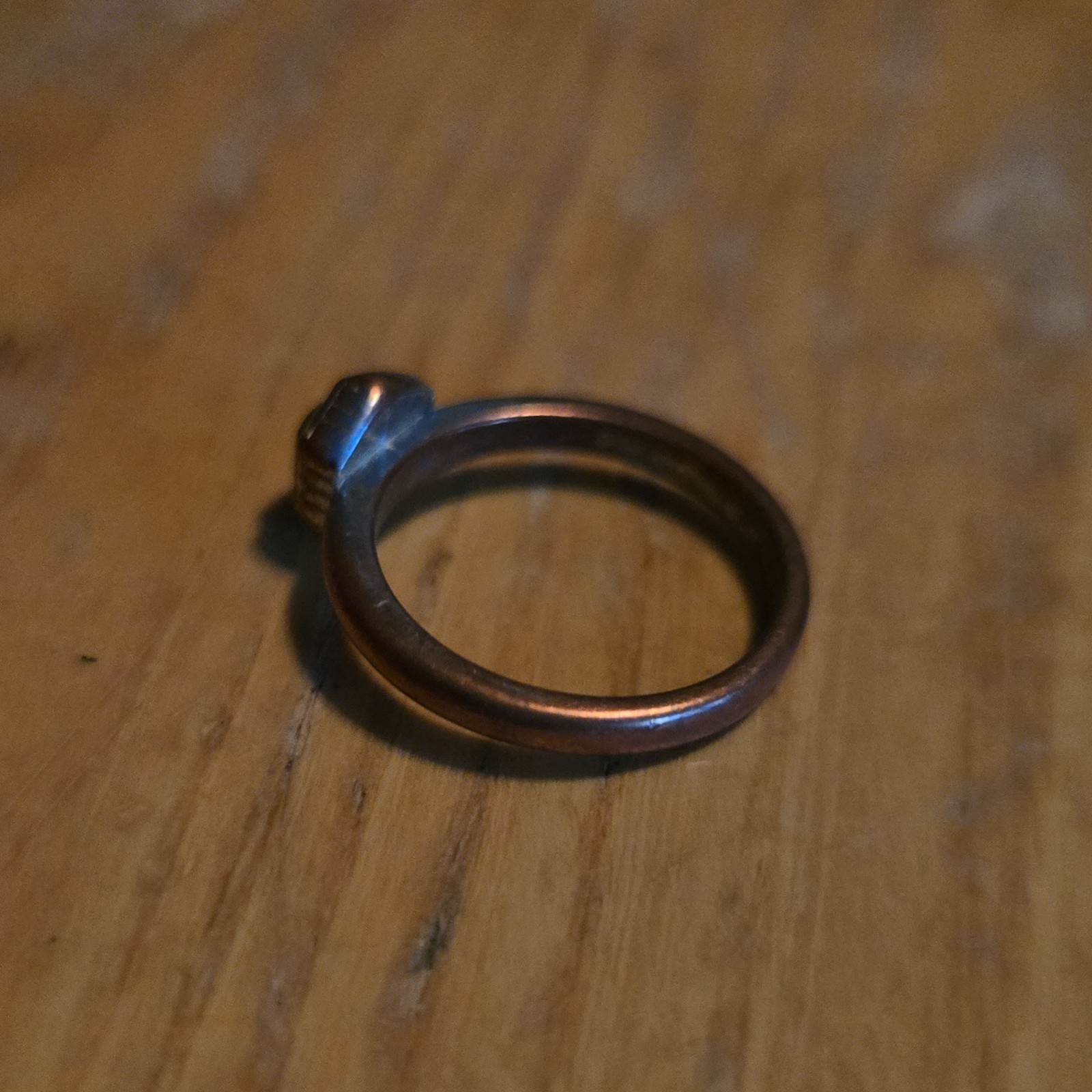 Silver Tone Metal Band Ring Size 6 Bezel Set Round Black Stone 1 Gem