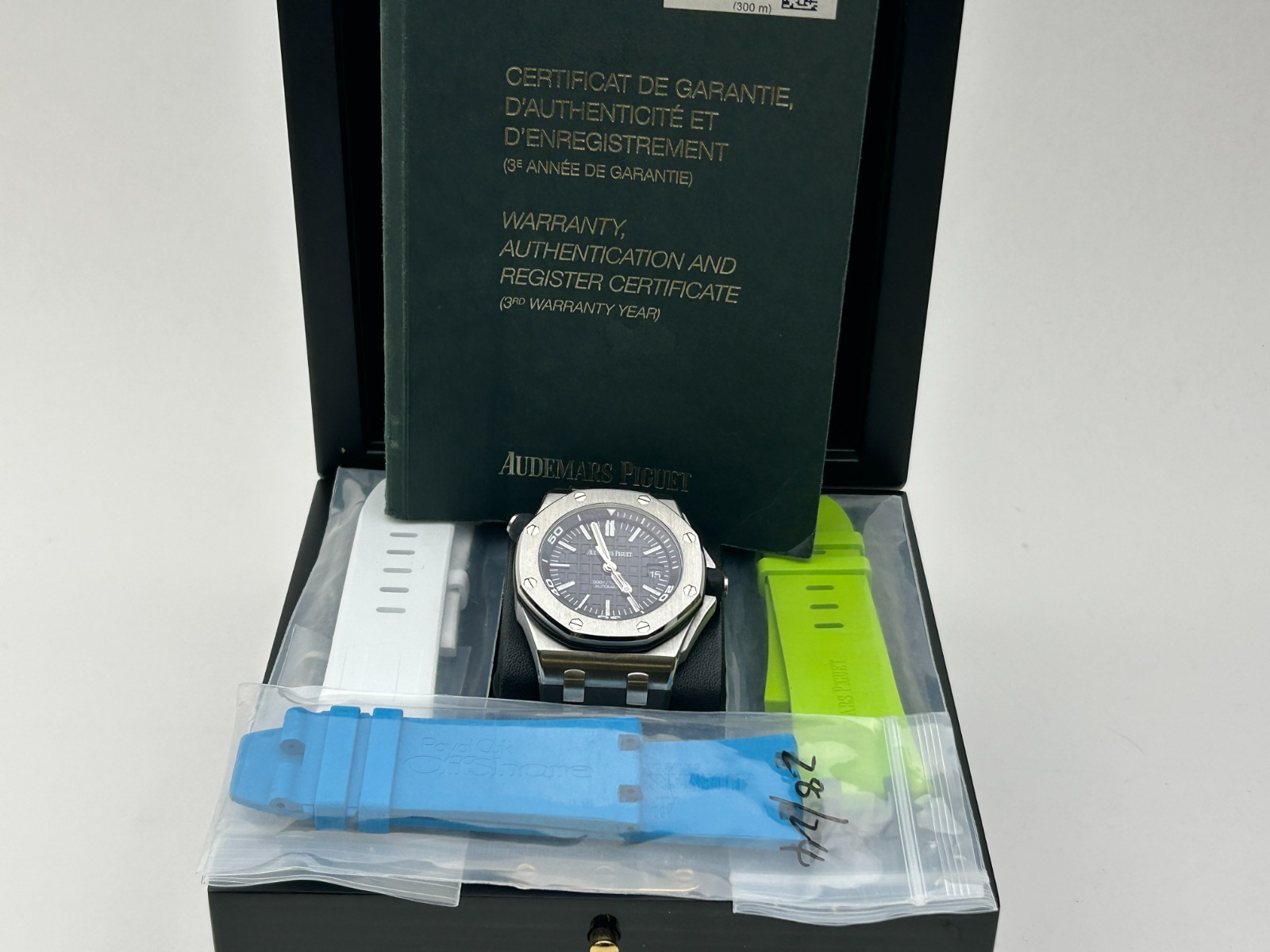 Audemars Piguet Royal Oak Men’s Black Watch – 15710ST.OO.A002CA.01. Full set.