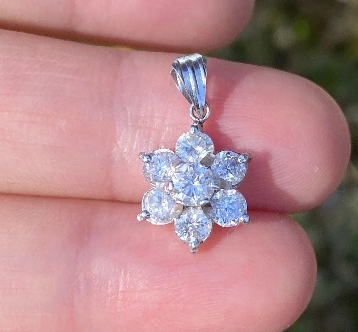 Platinum 1.00TCW 100% Natural Round Diamond Cluster Pendant