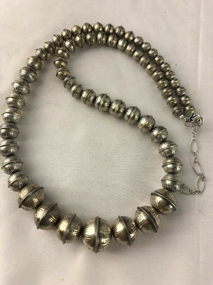 Hand Stamped Bench Navajo Pearls Graduated Sterling Silver Bead Necklace 21”