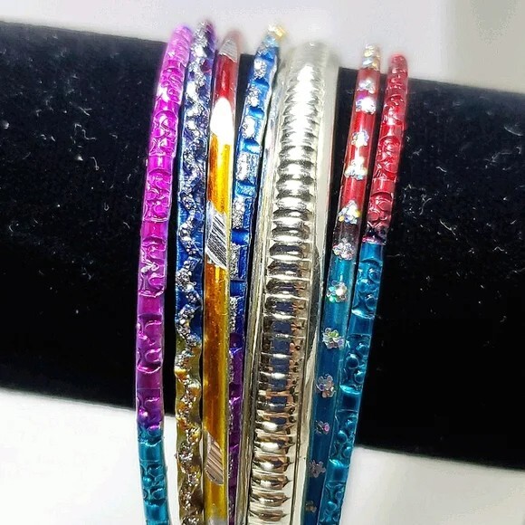 Signature 2 packs of 7 pc multi color bracelet set NWT