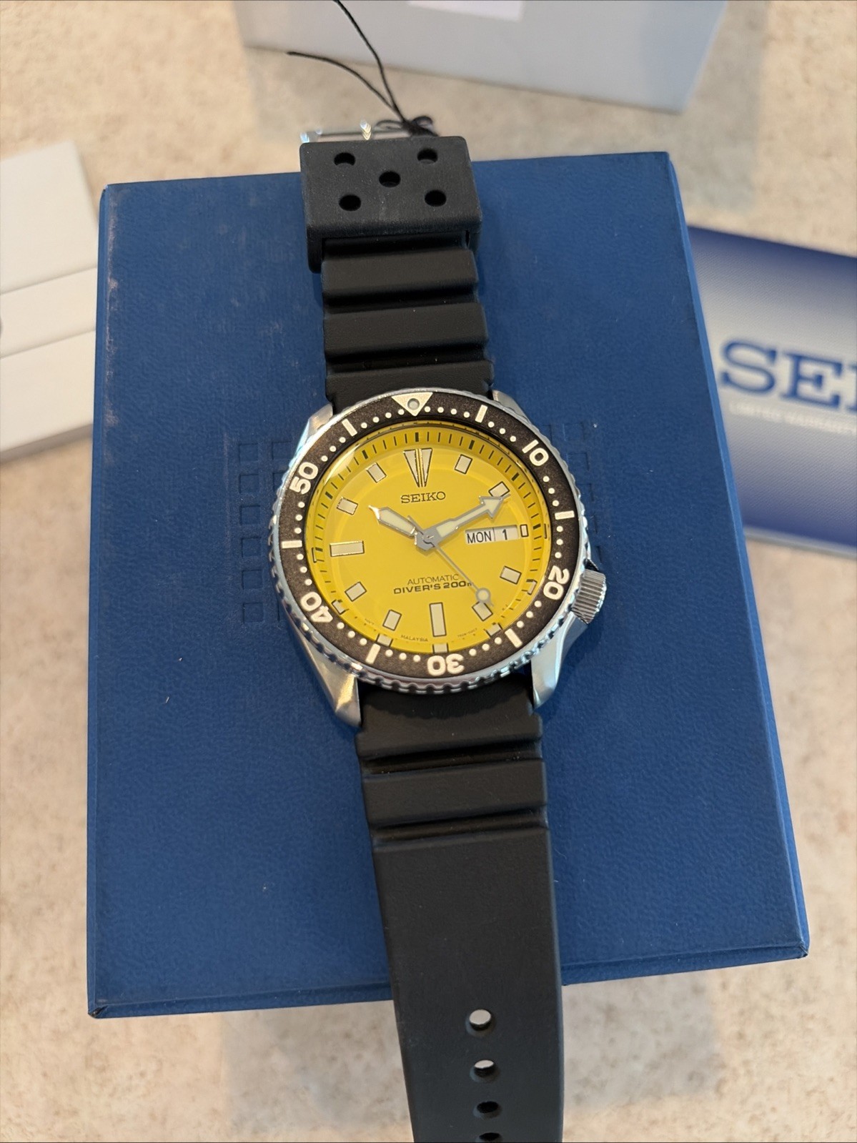 Seiko Yellow Men’s Watch – SKXA35 **New Never Worn**