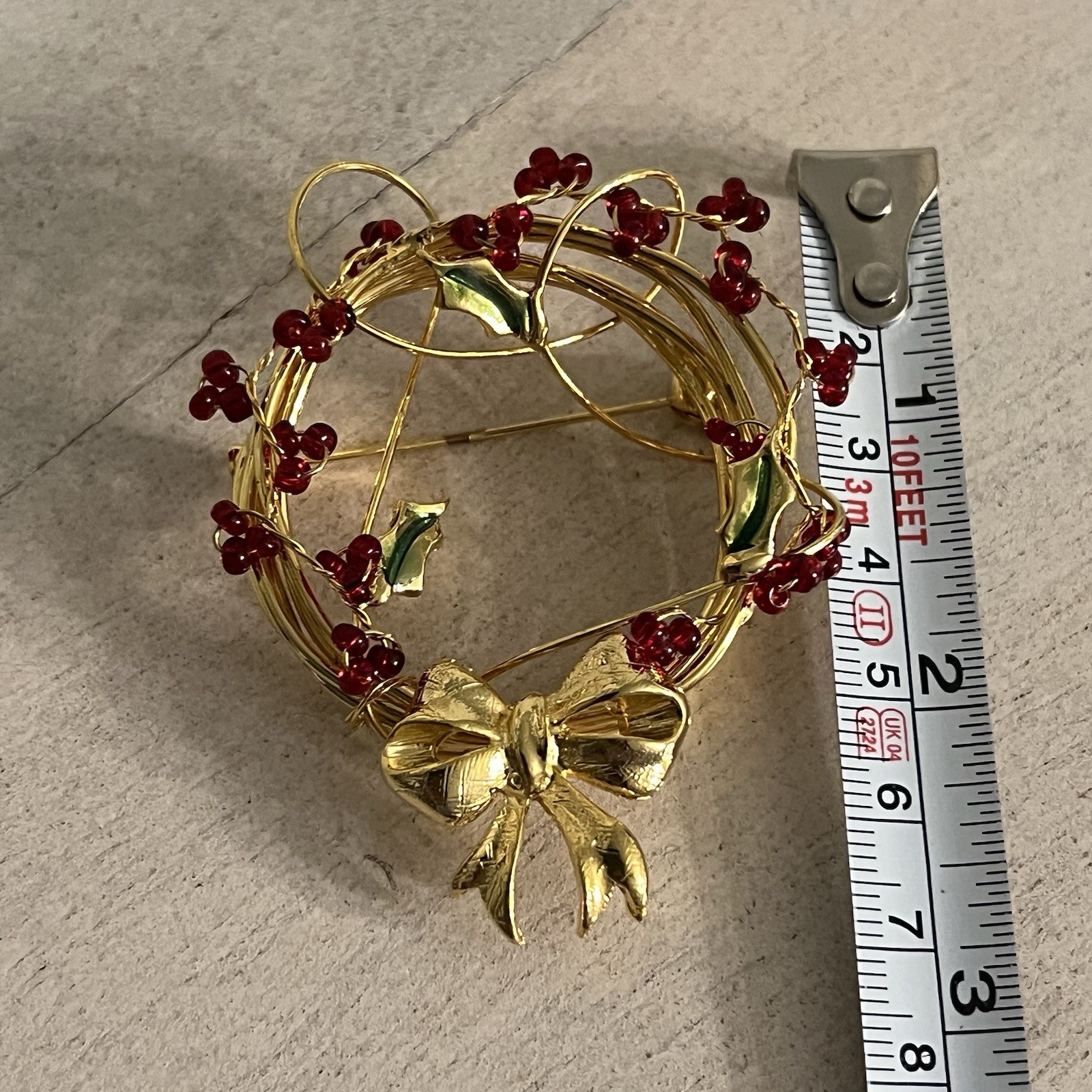 Christmas Holiday Wreath Ring Crystal Like Beaded Berries 2.5″