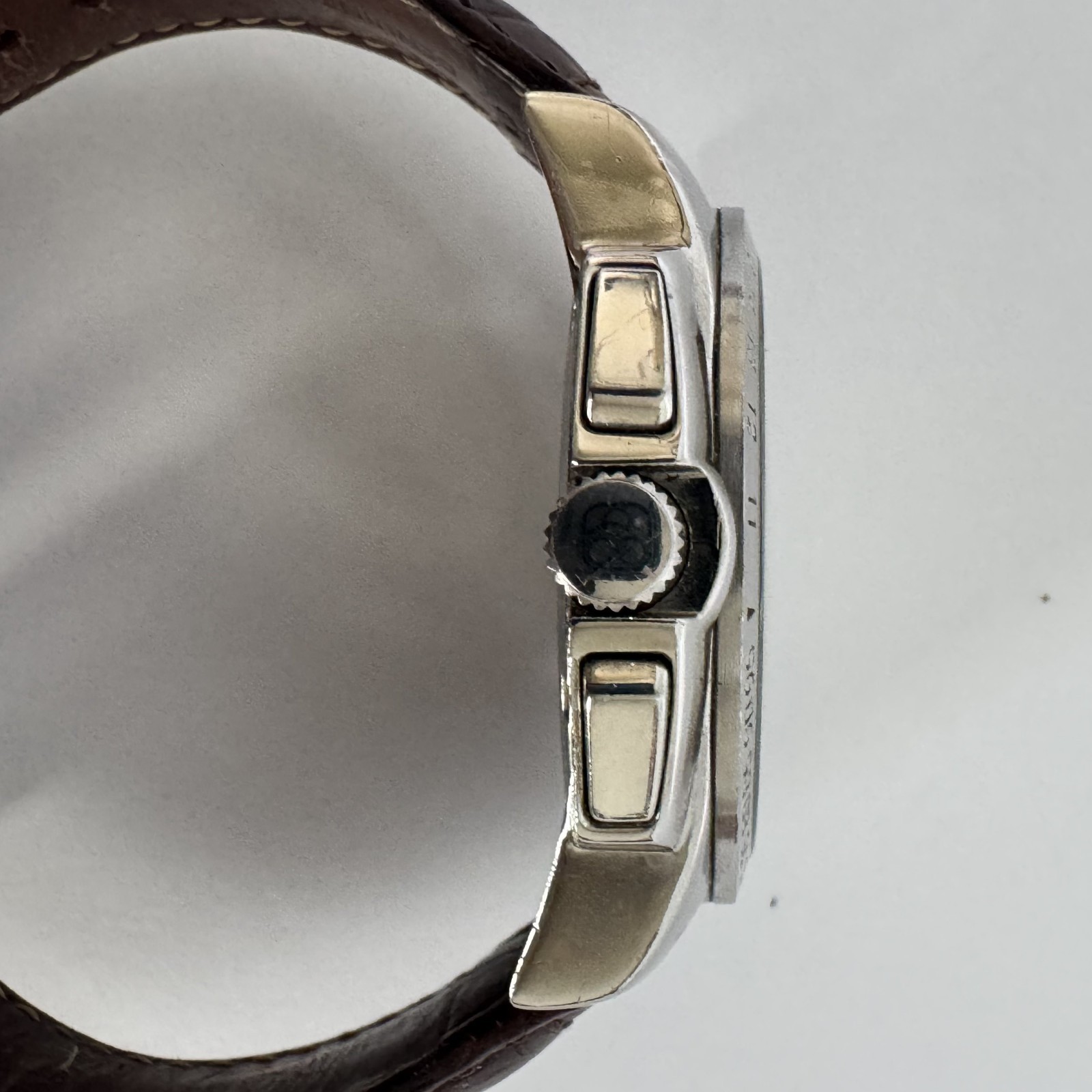 Guess Waterpro Mens Chronograph Watch U13570G2 with leather band (New Battery)