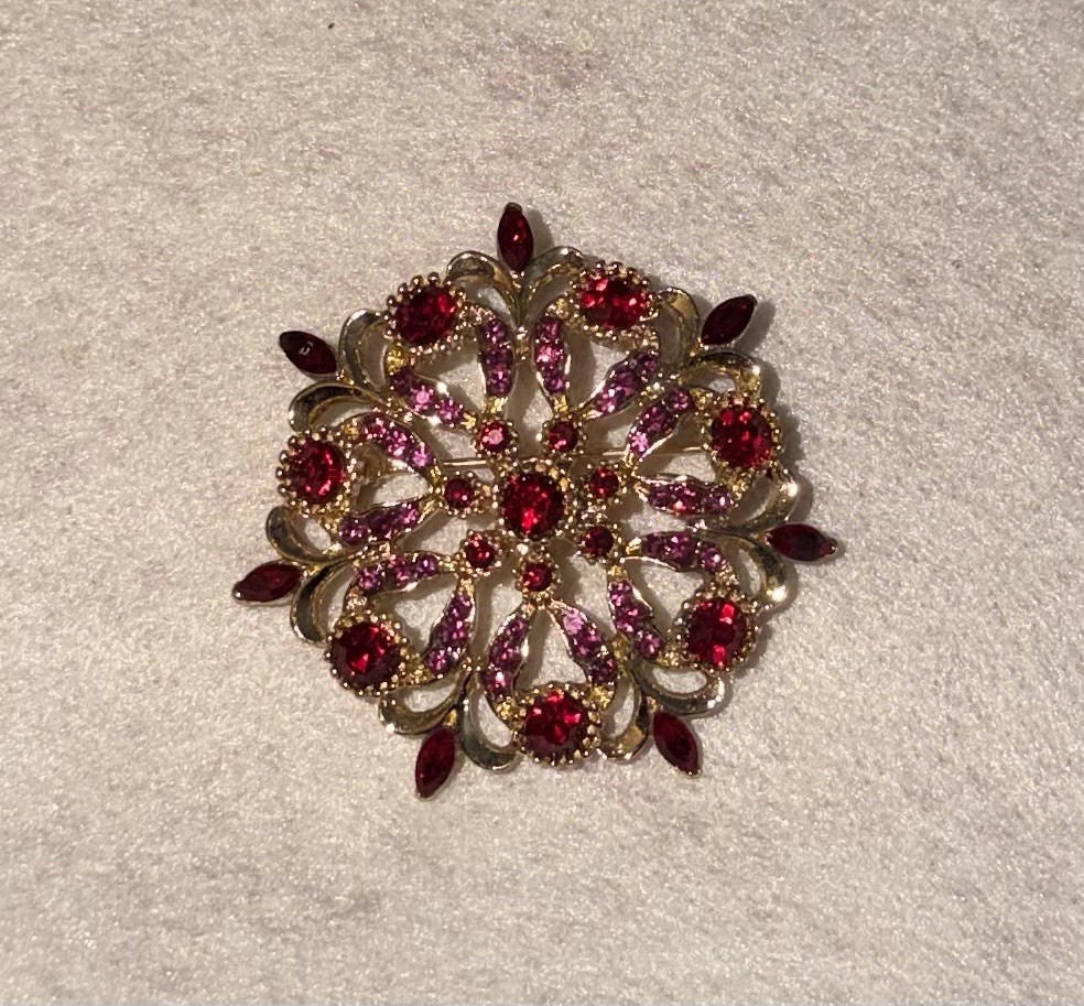 Napier Red Pink Rhinestone Wreath Brooch Gold Tone Signed 2” Floral Pin