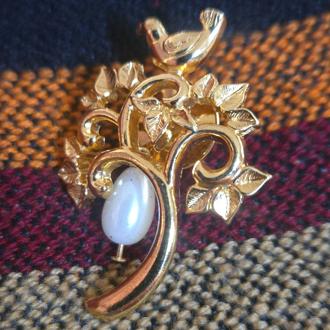 Gold Tone Floral Pin Brooch w/ Simulated White Imitation Pearl, Butterfly